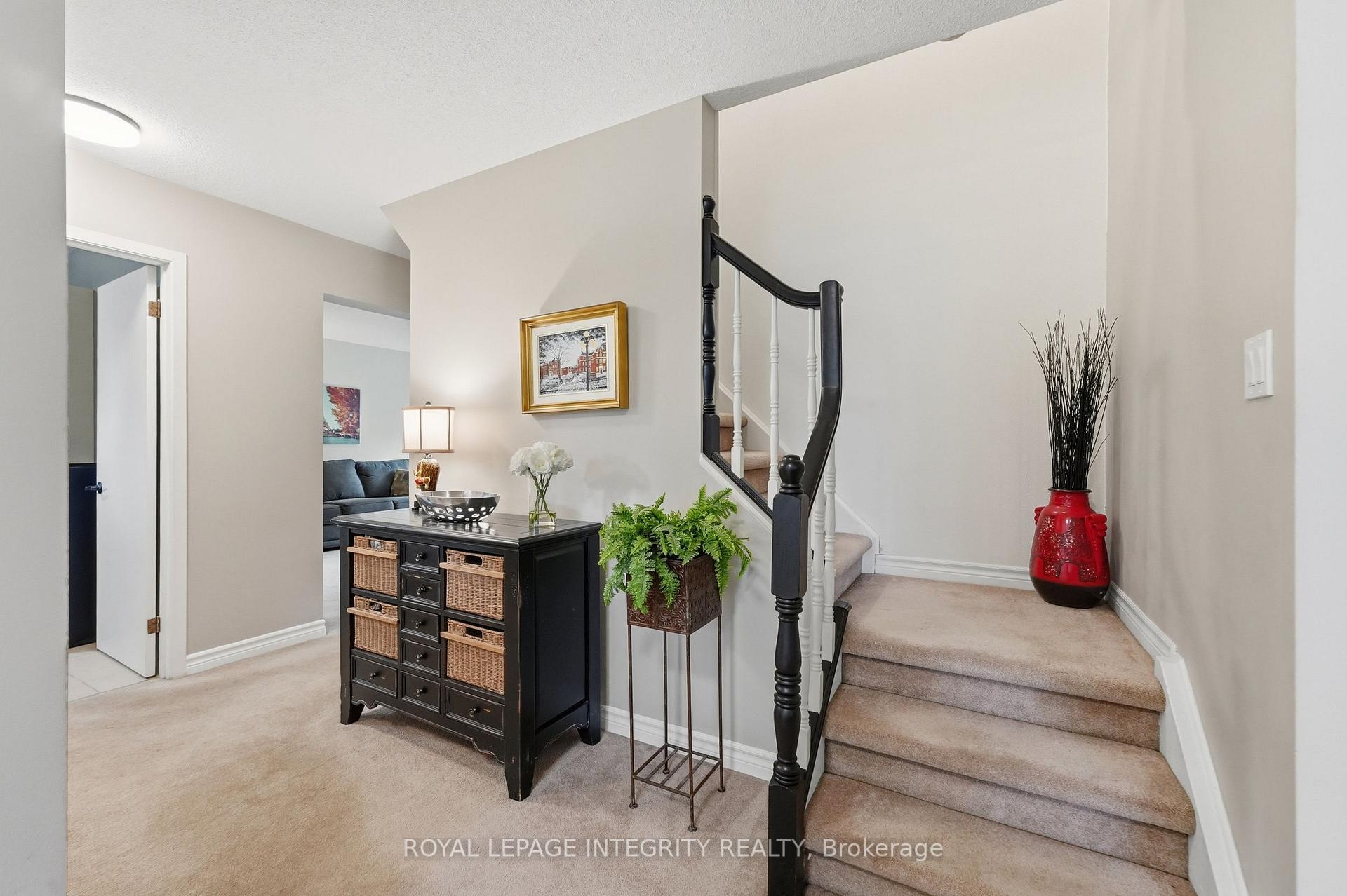 Photo 7 of 6556 Michelangelo Court, Ottawa, North Gower — HOMEH