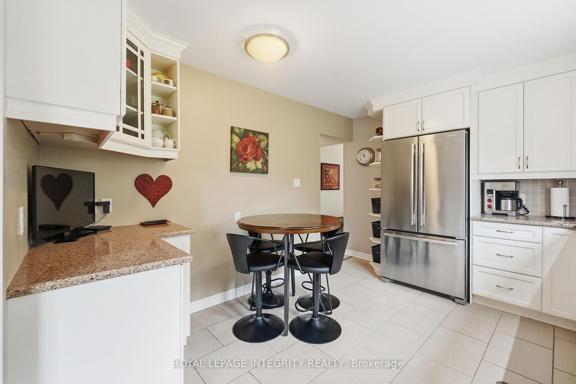 Photo 15 of 6556 Michelangelo Court, Ottawa, North Gower — HOMEH