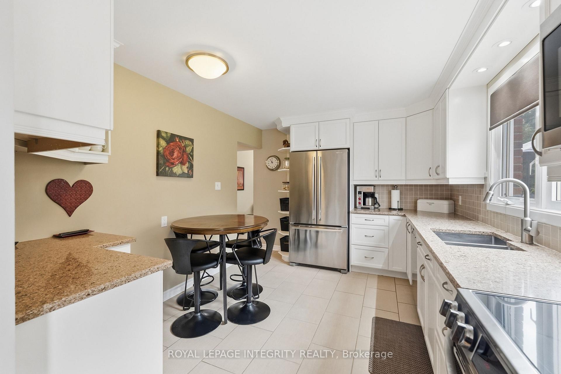 Photo 18 of 6556 Michelangelo Court, Ottawa, North Gower — HOMEH