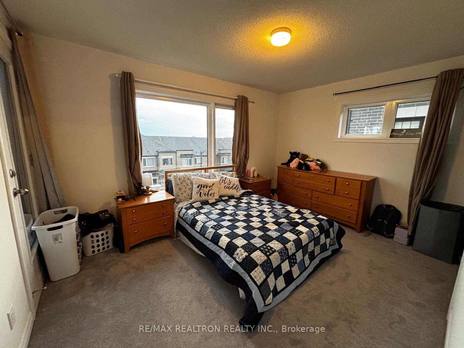 Photo 3 of 2031 Cameron Lott Crescent, Oshawa, Kedron — HOMEH