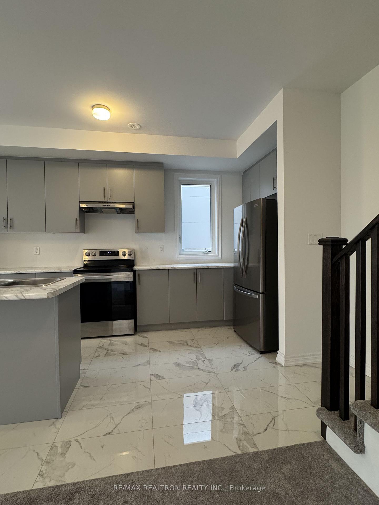 Photo 12 of 2031 Cameron Lott Crescent, Oshawa, Kedron — HOMEH