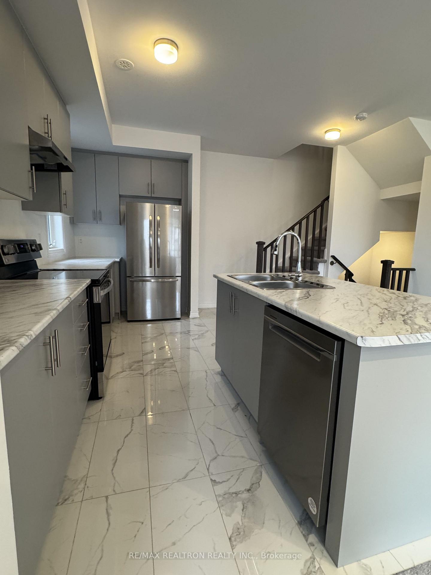 Photo 14 of 2031 Cameron Lott Crescent, Oshawa, Kedron — HOMEH