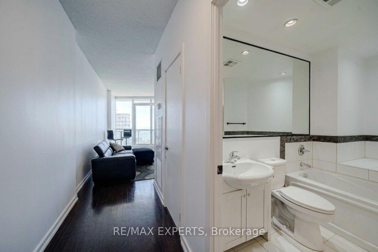 Photo 8 of Unit 2905, 8 York Street, Toronto, Waterfront Communities — HOMEH