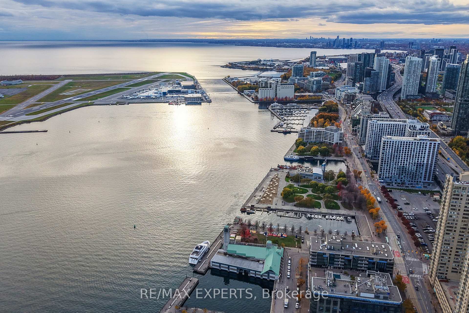 Photo 40 of Unit 2905, 8 York Street, Toronto, Waterfront Communities — HOMEH