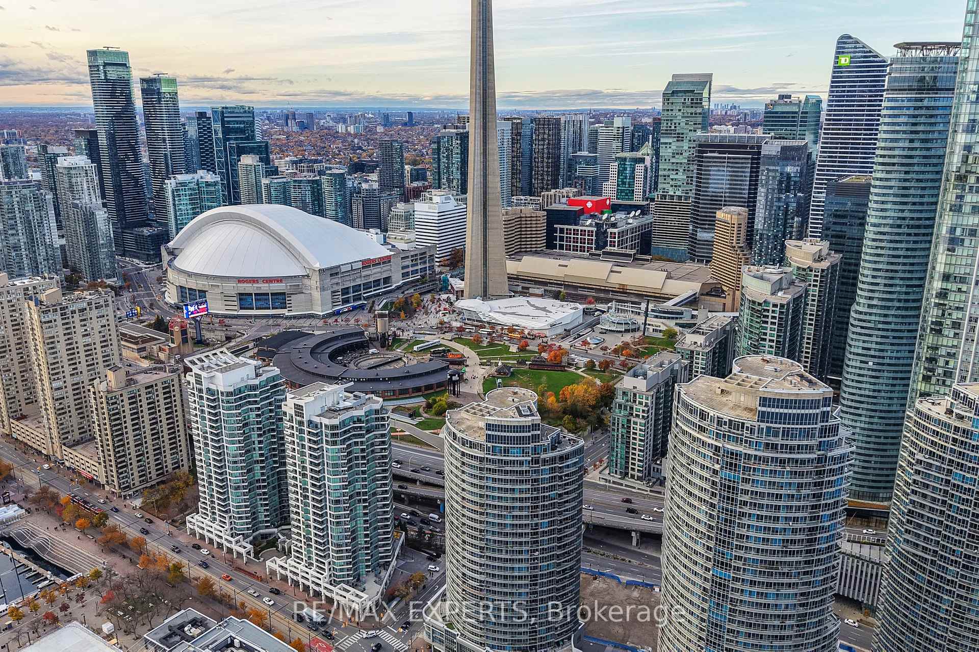 Photo 41 of Unit 2905, 8 York Street, Toronto, Waterfront Communities — HOMEH