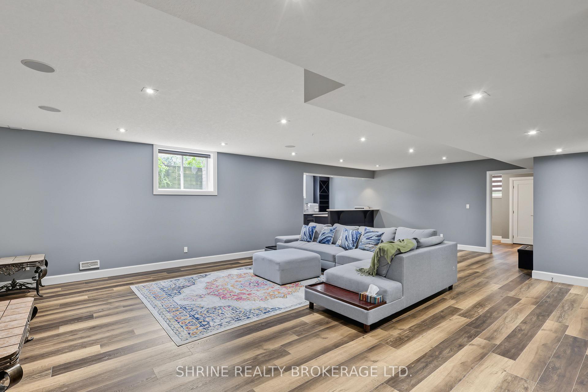 Photo 34 of 977 Longworth Road, London, South L — HOMEH