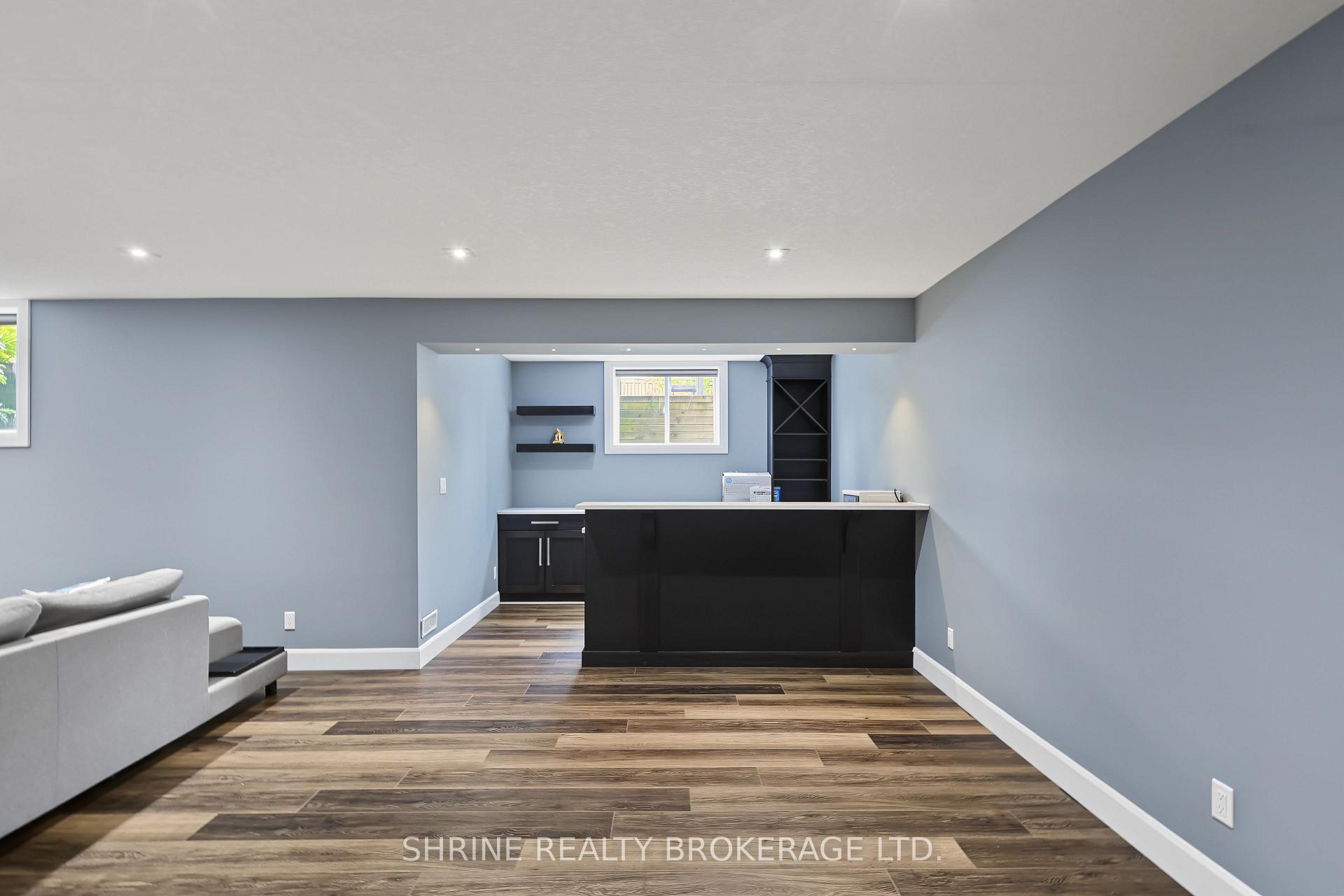 Photo 36 of 977 Longworth Road, London, South L — HOMEH