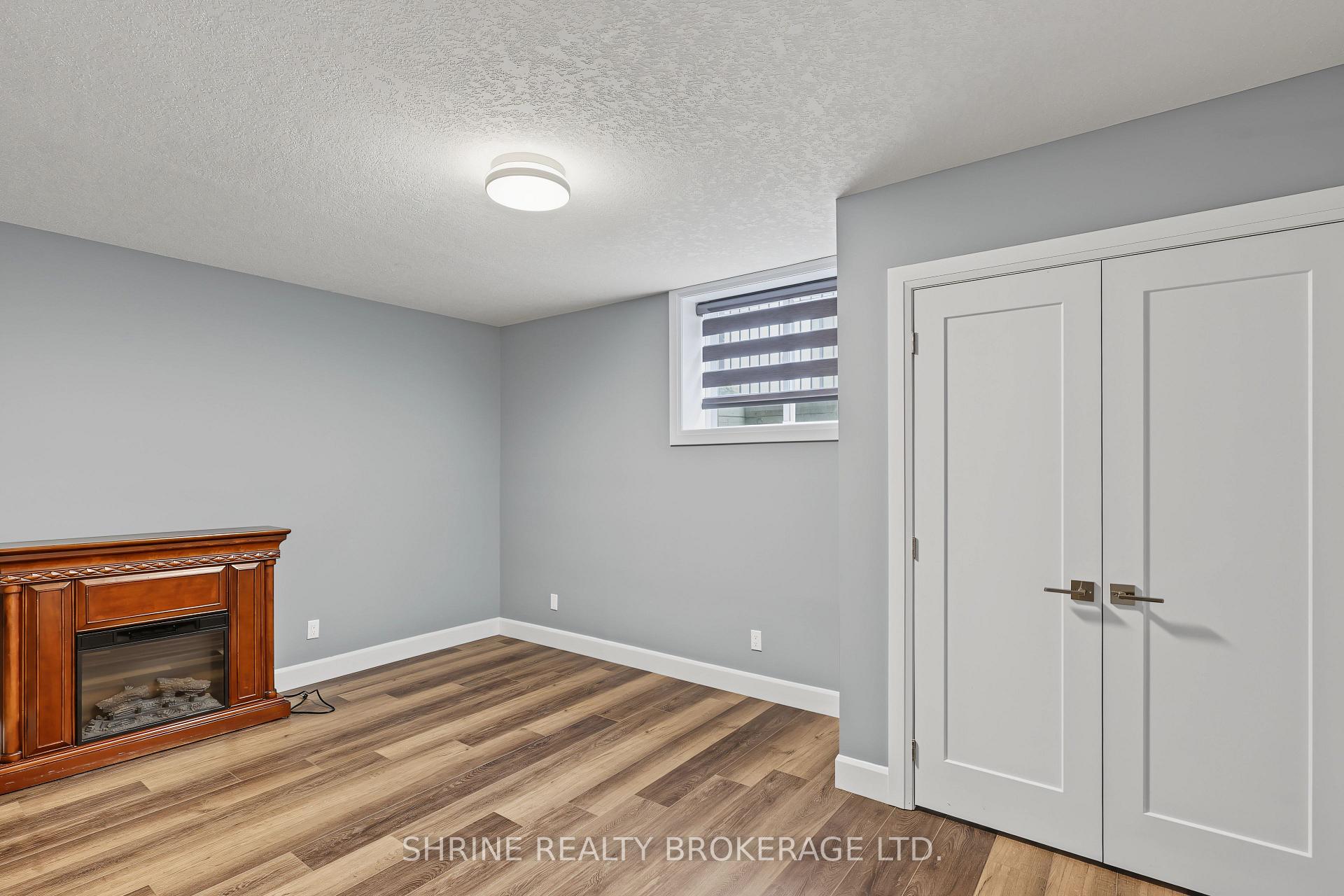 Photo 38 of 977 Longworth Road, London, South L — HOMEH