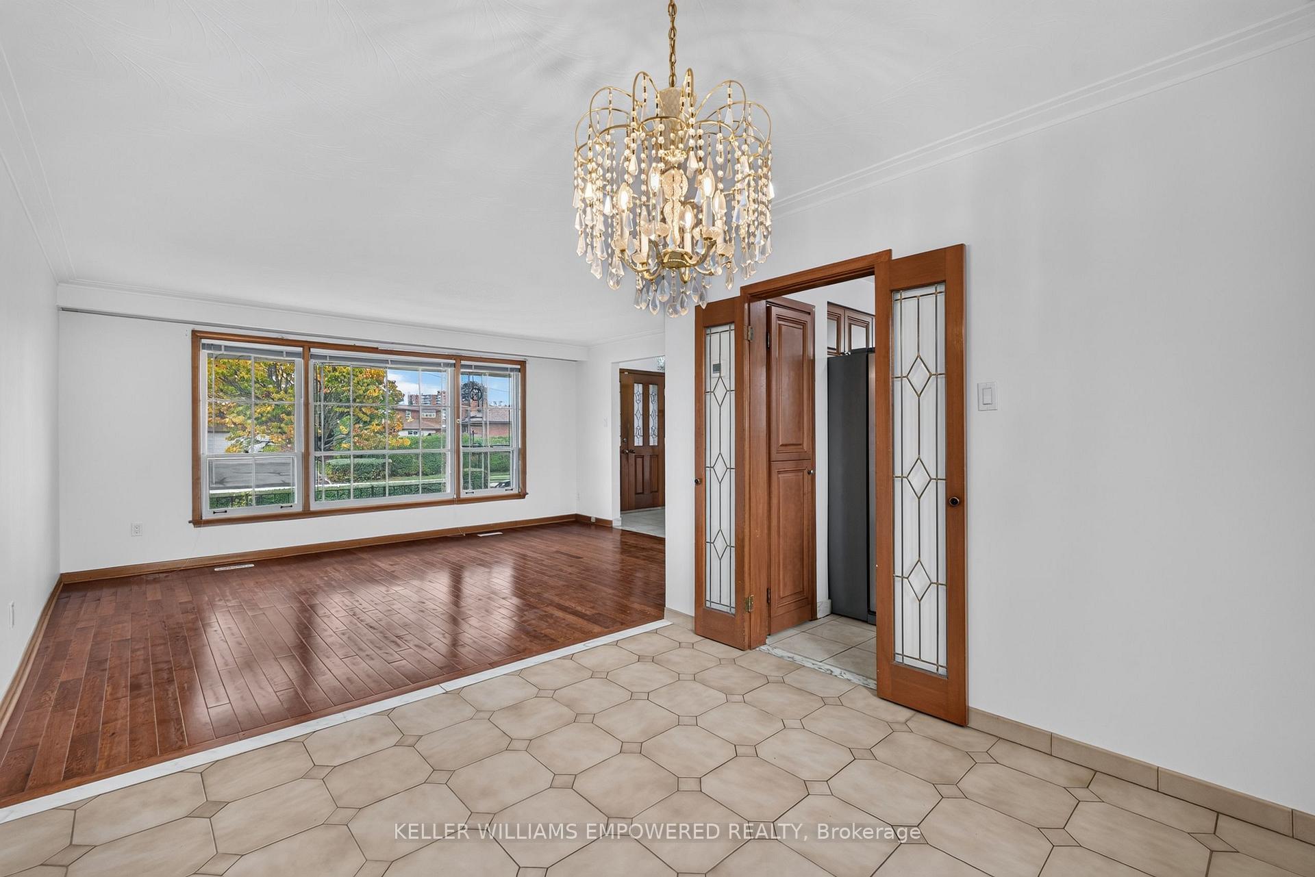 Photo 10 of Unit Main, 6 Archway Crescent, North York, Humbermede — HOMEH