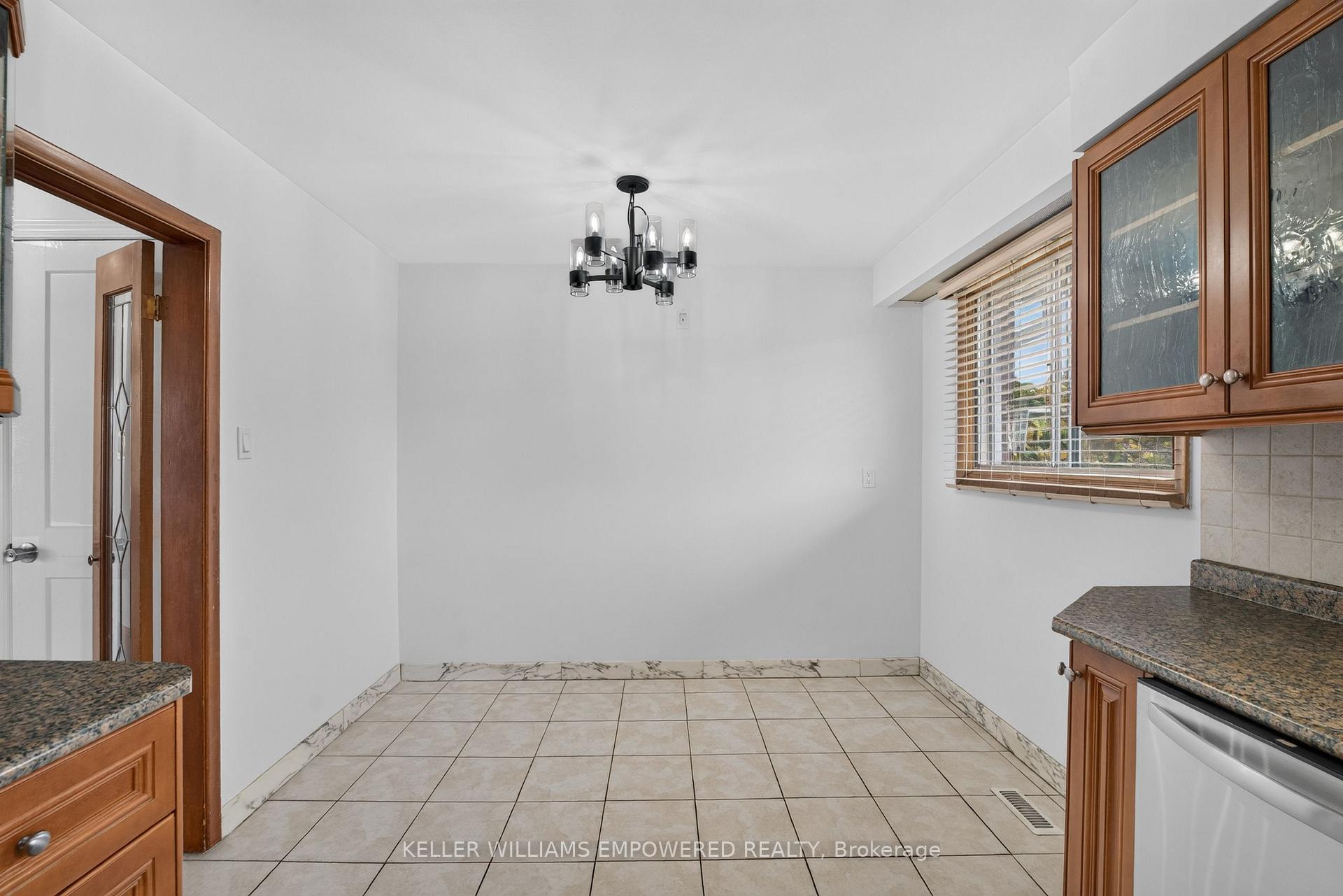 Photo 13 of Unit Main, 6 Archway Crescent, North York, Humbermede — HOMEH