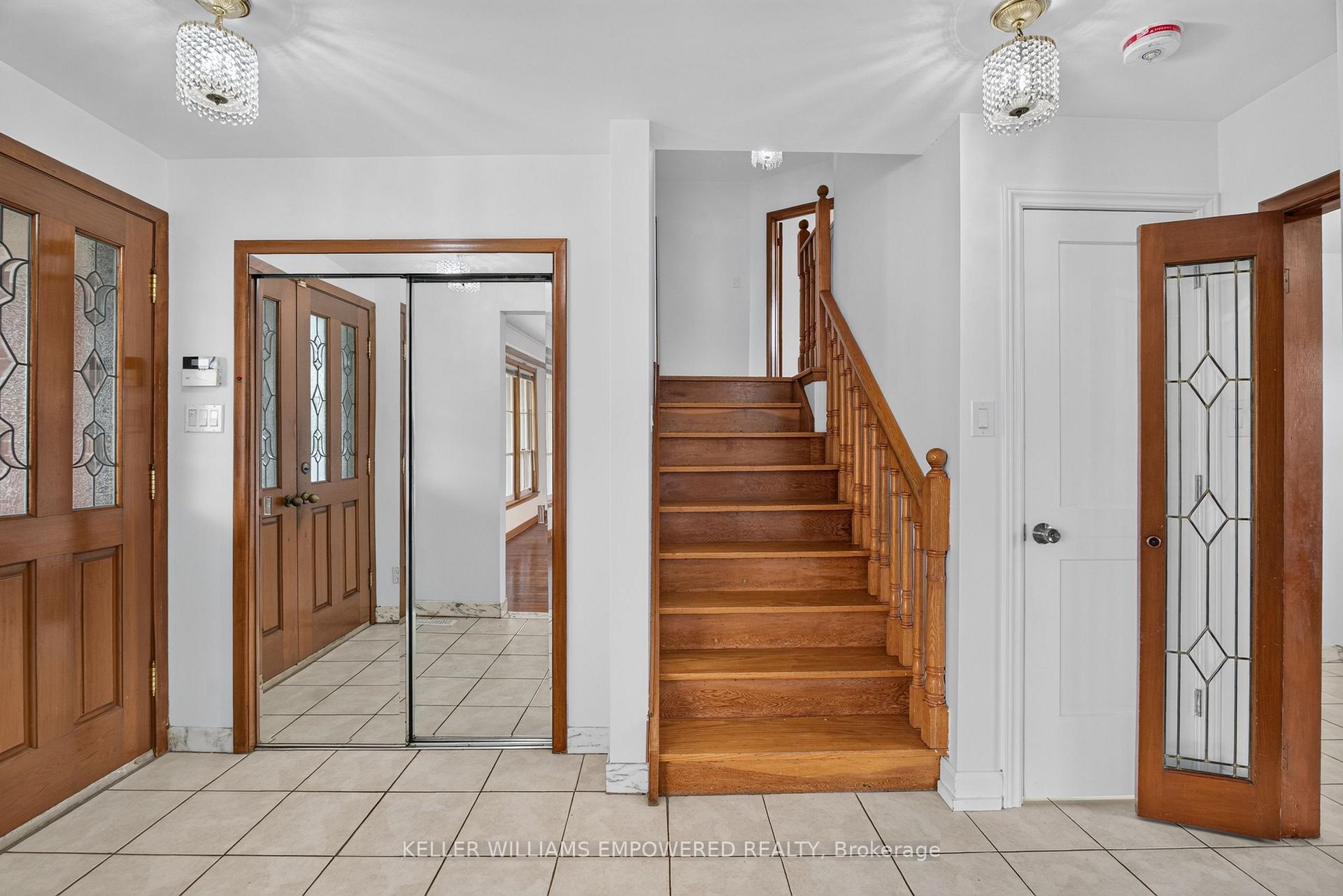 Photo 15 of Unit Main, 6 Archway Crescent, North York, Humbermede — HOMEH