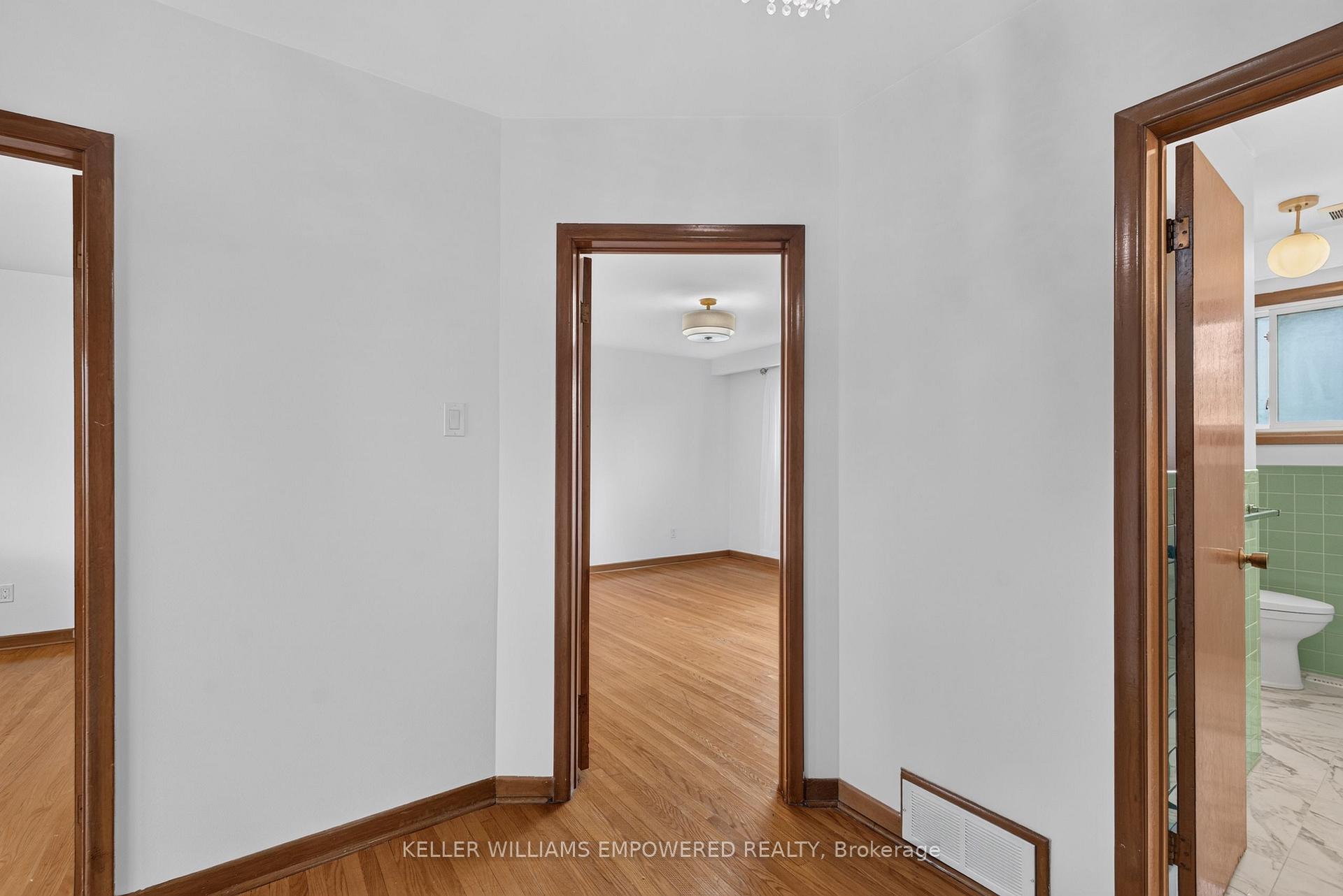 Photo 16 of Unit Main, 6 Archway Crescent, North York, Humbermede — HOMEH