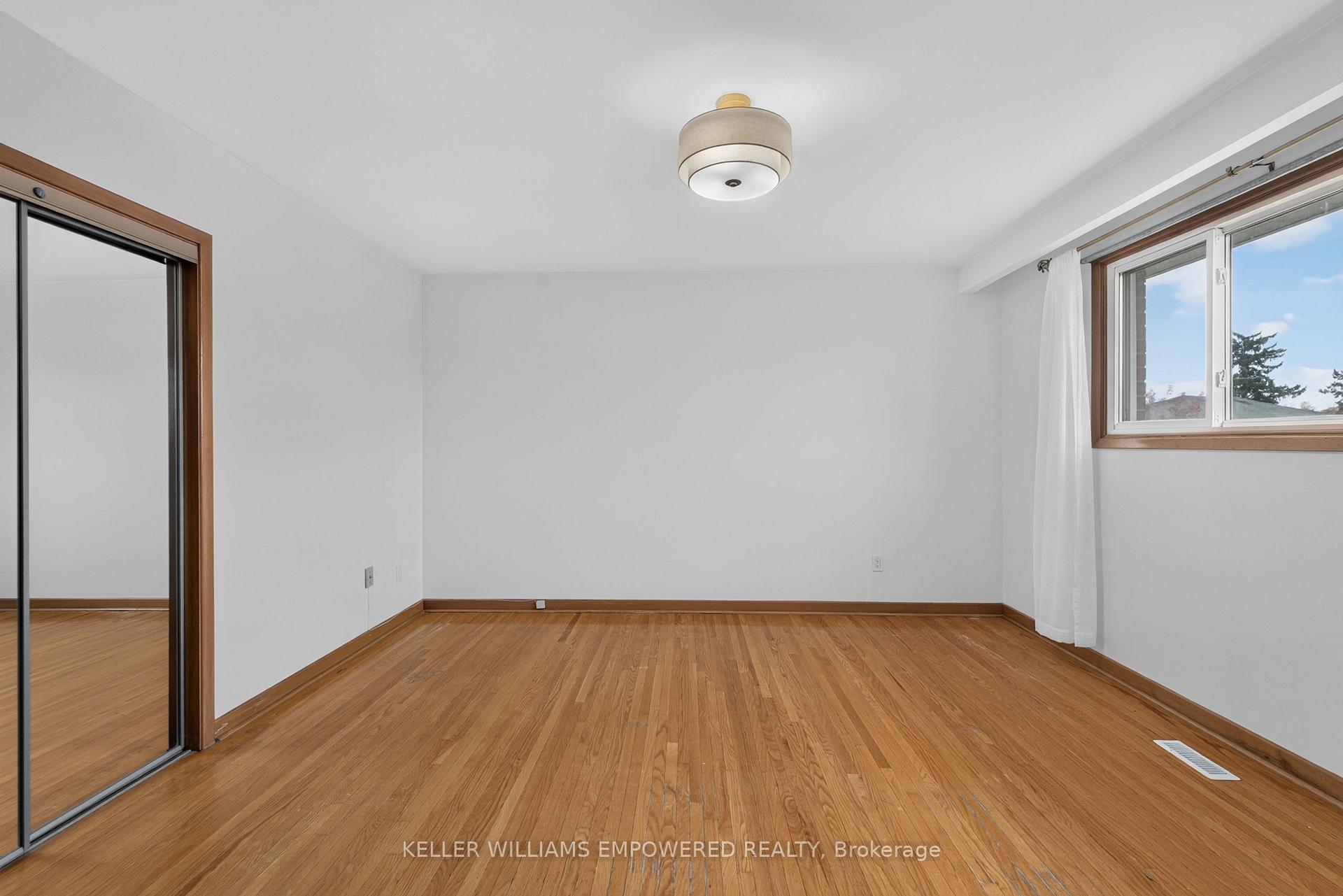 Photo 17 of Unit Main, 6 Archway Crescent, North York, Humbermede — HOMEH
