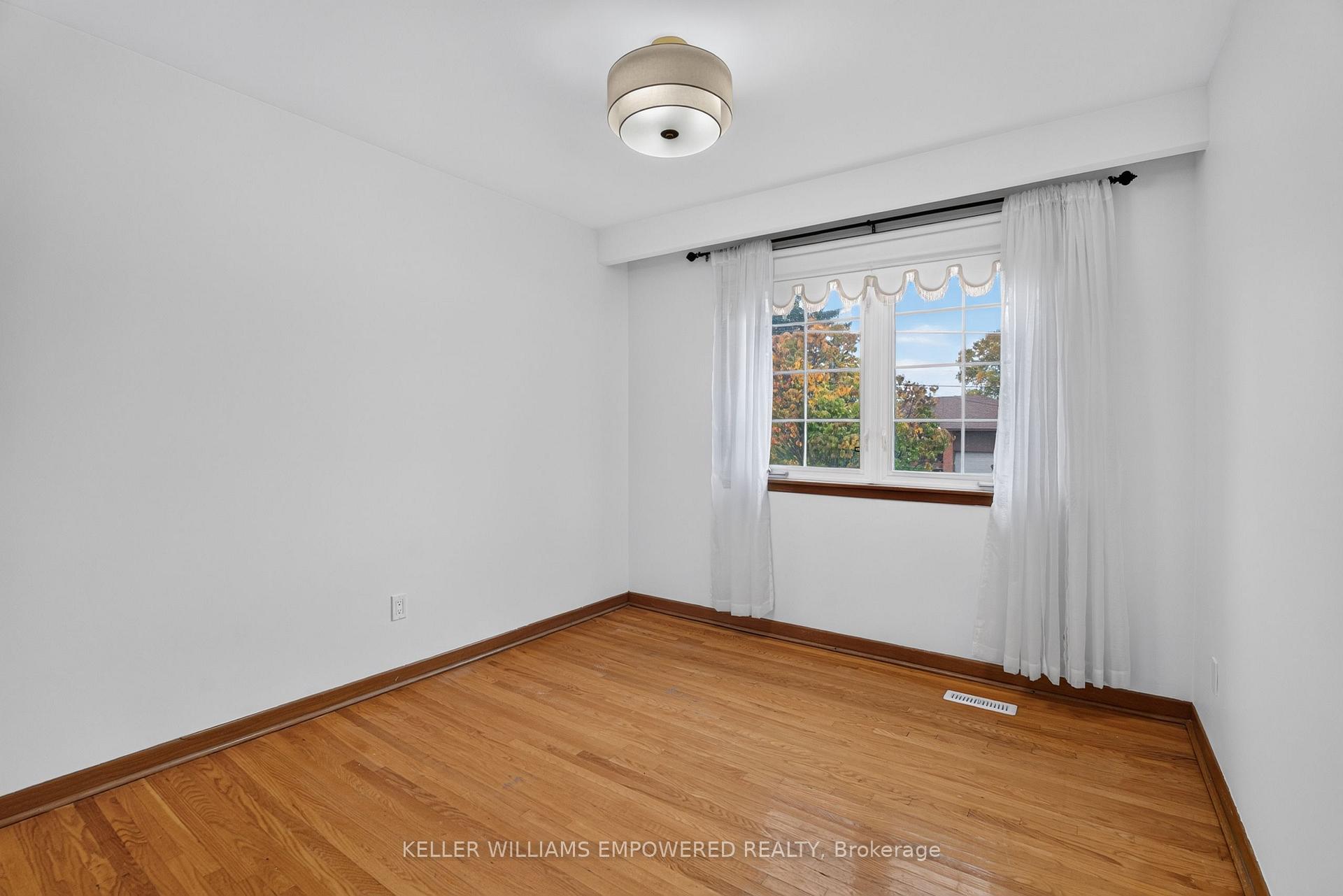 Photo 25 of Unit Main, 6 Archway Crescent, North York, Humbermede — HOMEH