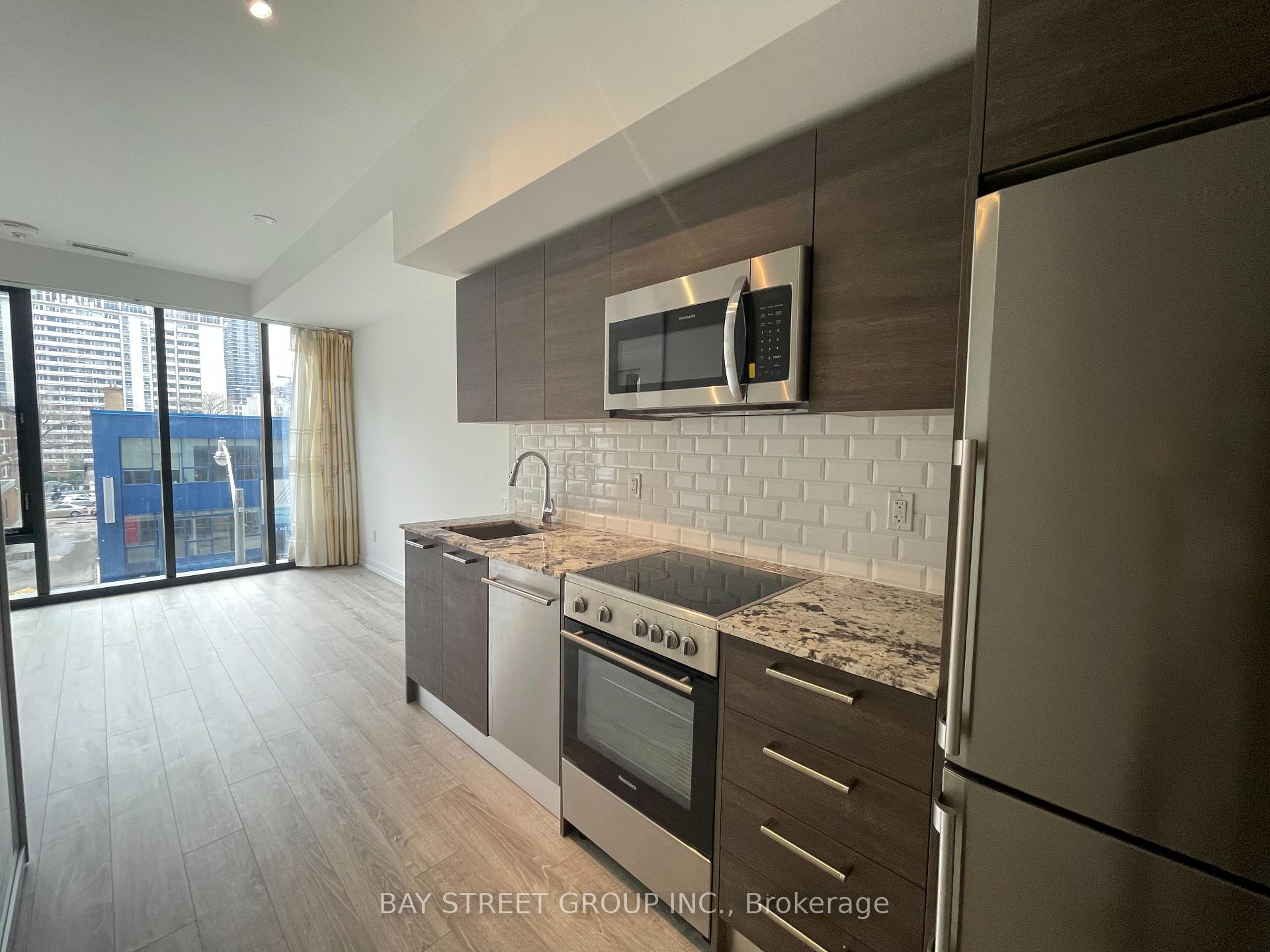 Photo 3 of 28 Wellesley Street E, Toronto, Church-Yonge Corridor — HOMEH