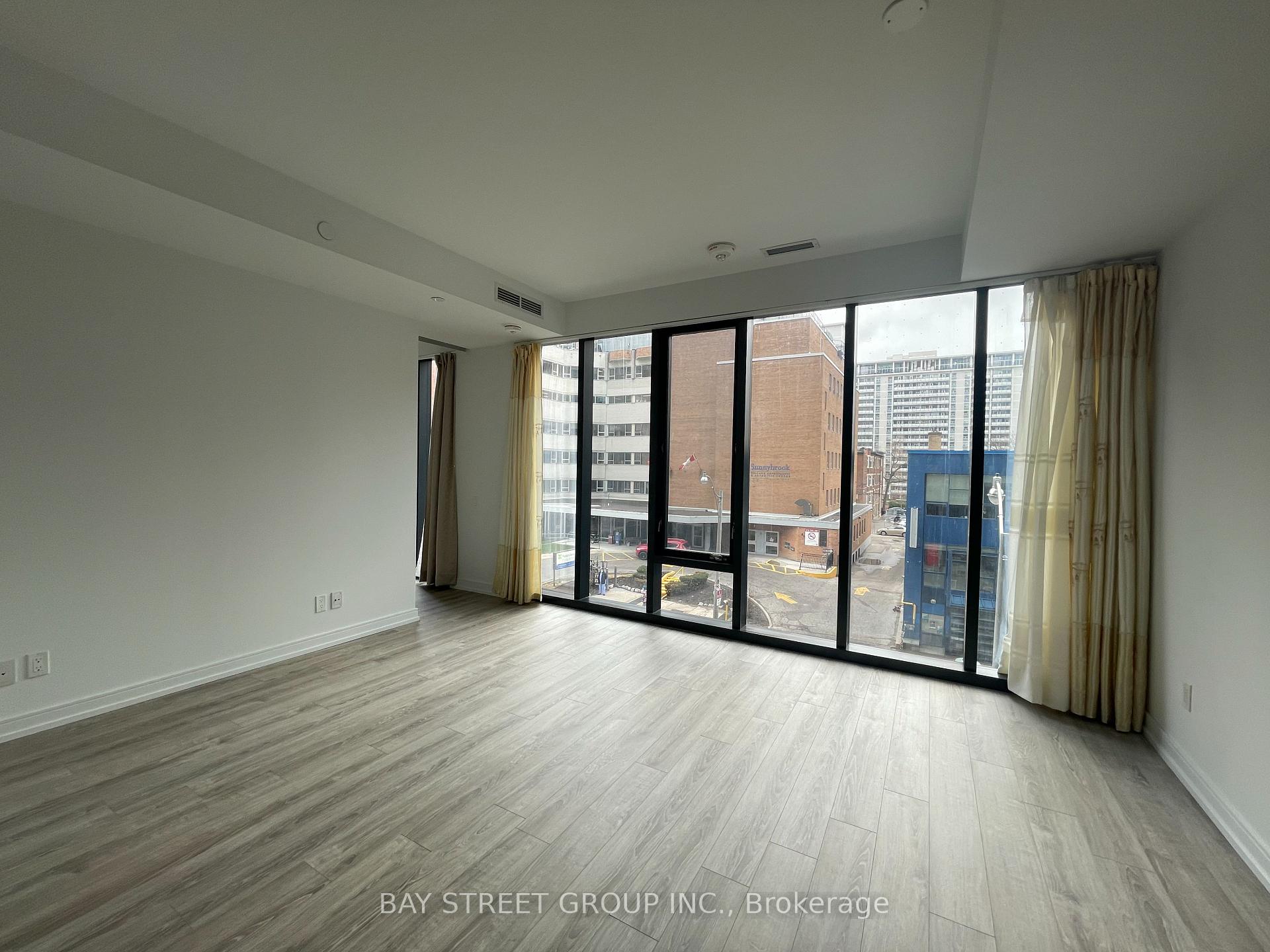 Photo 4 of 28 Wellesley Street E, Toronto, Church-Yonge Corridor — HOMEH