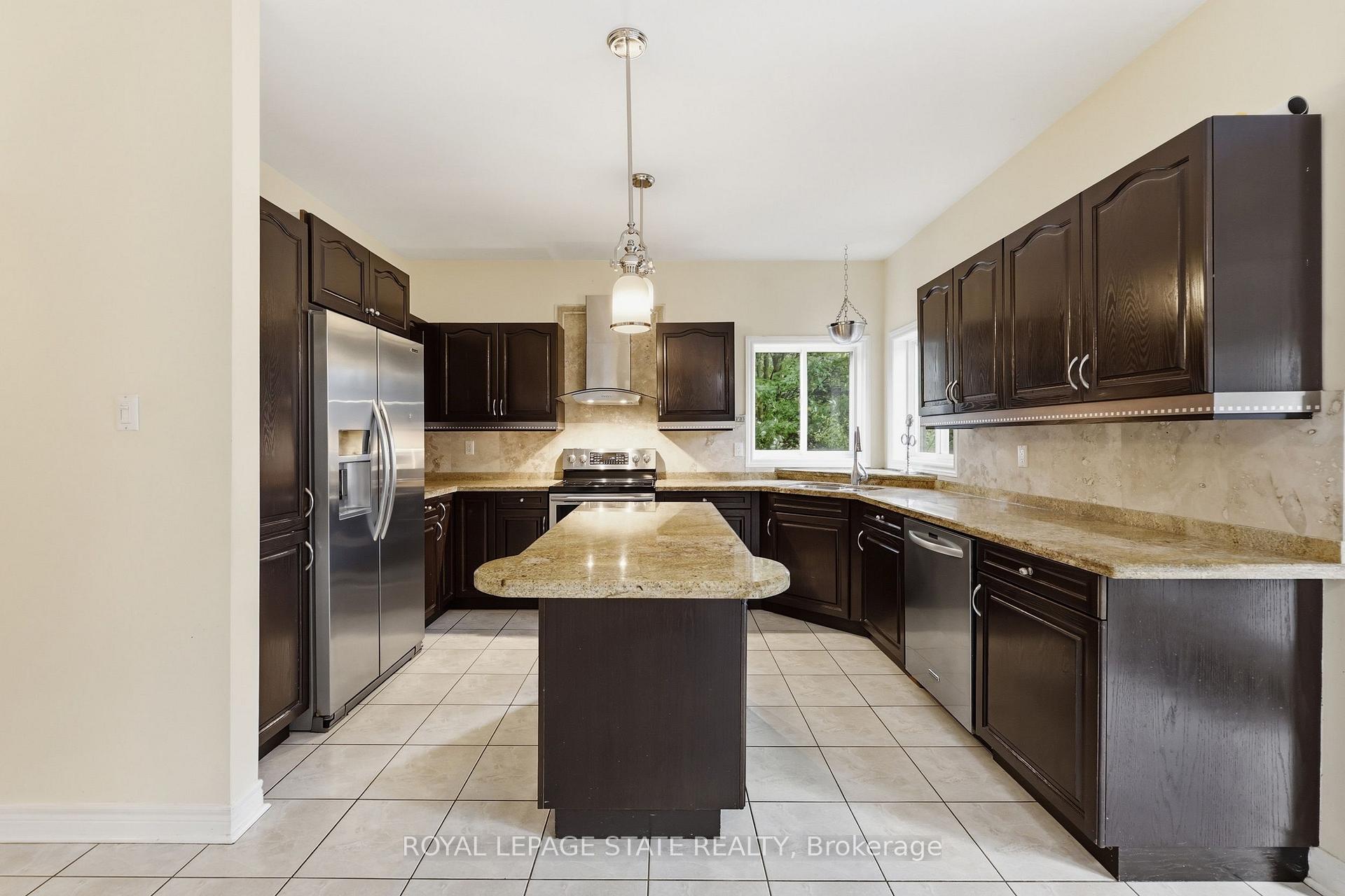 Photo 20 of 62 Anderson Court, Hamilton, Ancaster — HOMEH