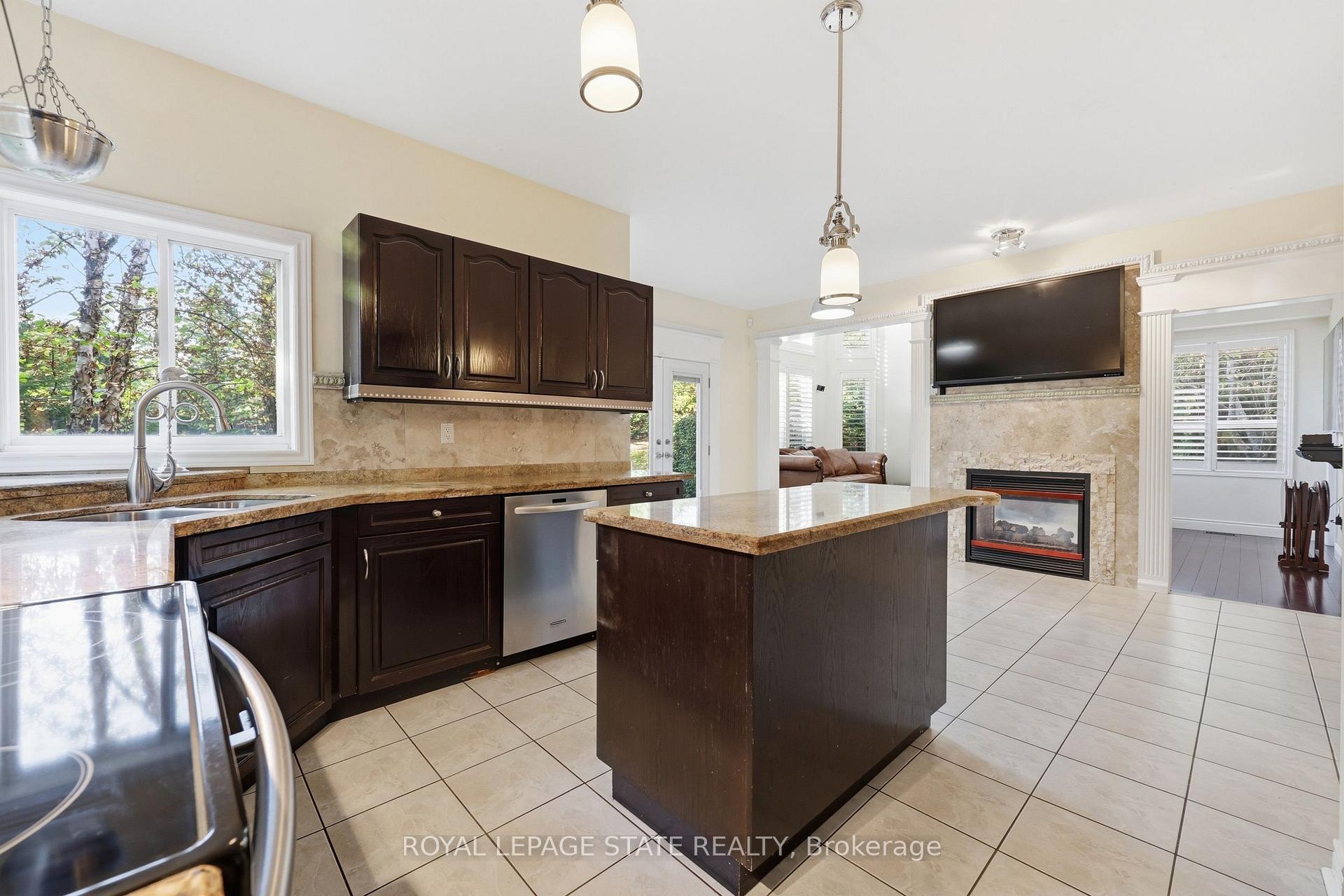 Photo 21 of 62 Anderson Court, Hamilton, Ancaster — HOMEH