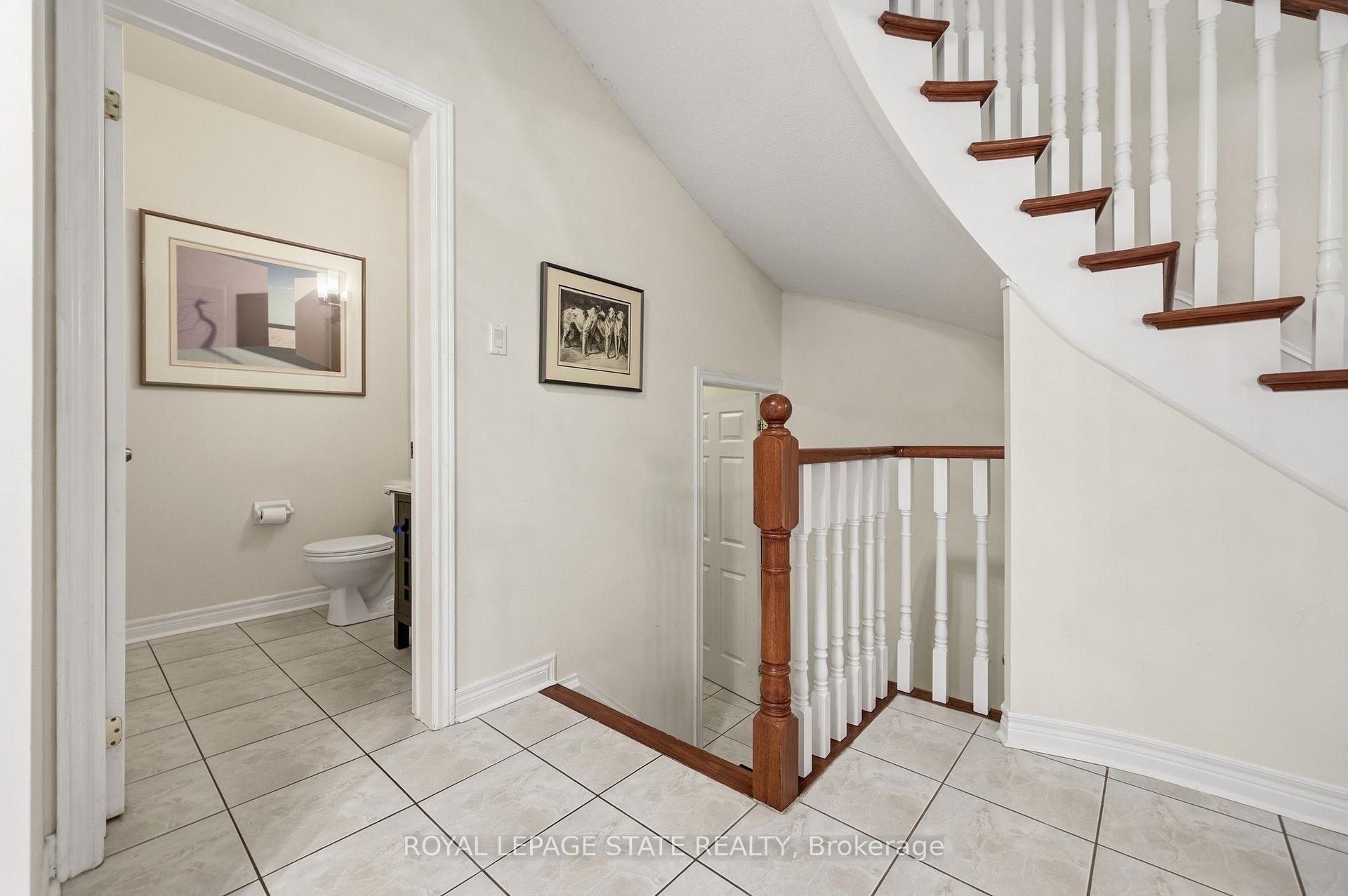 Photo 25 of 62 Anderson Court, Hamilton, Ancaster — HOMEH