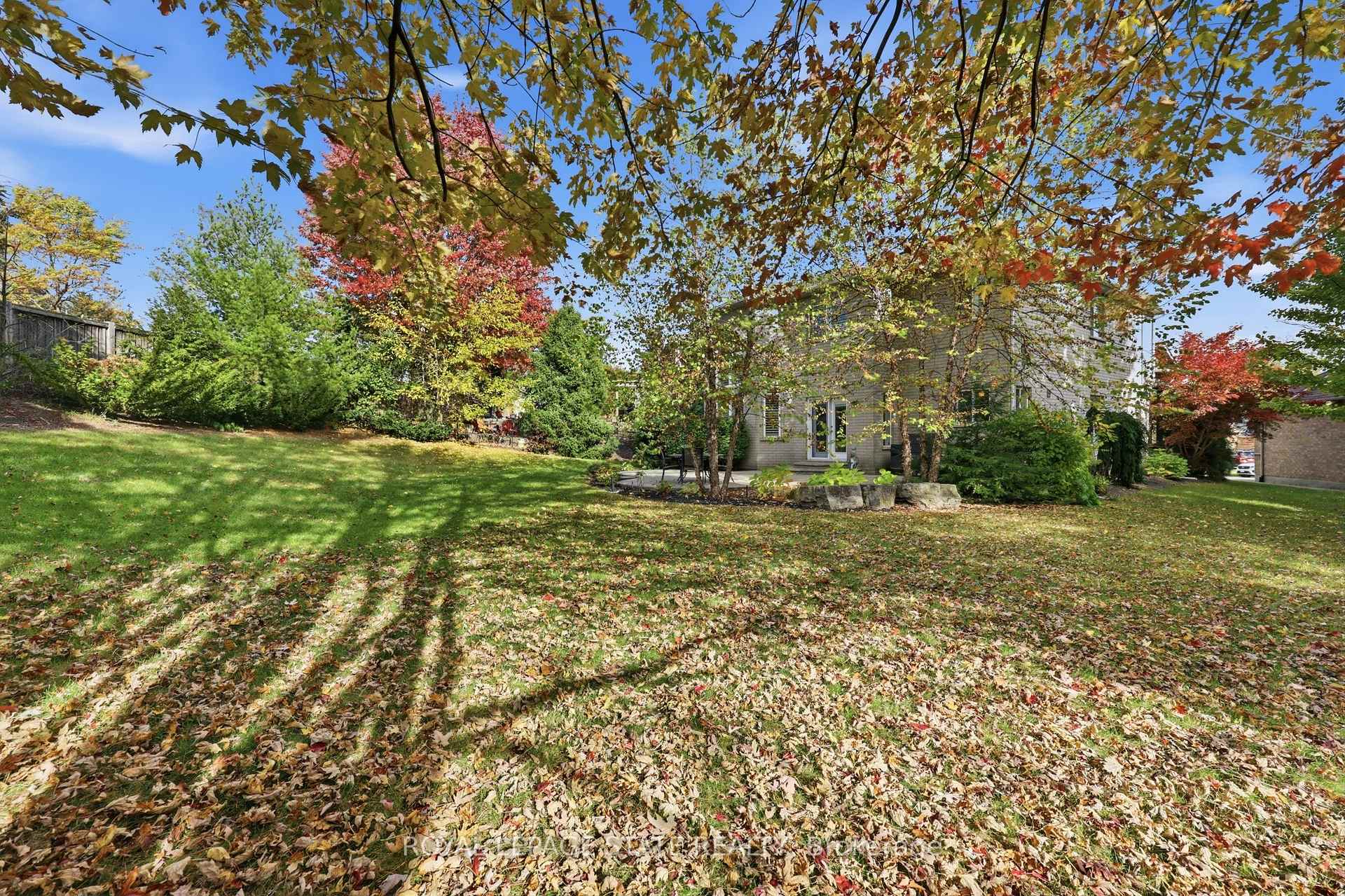 Photo 46 of 62 Anderson Court, Hamilton, Ancaster — HOMEH