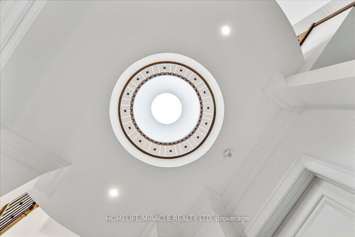 Photo 27 of 471 Willis Drive, Oakville, West — HOMEH