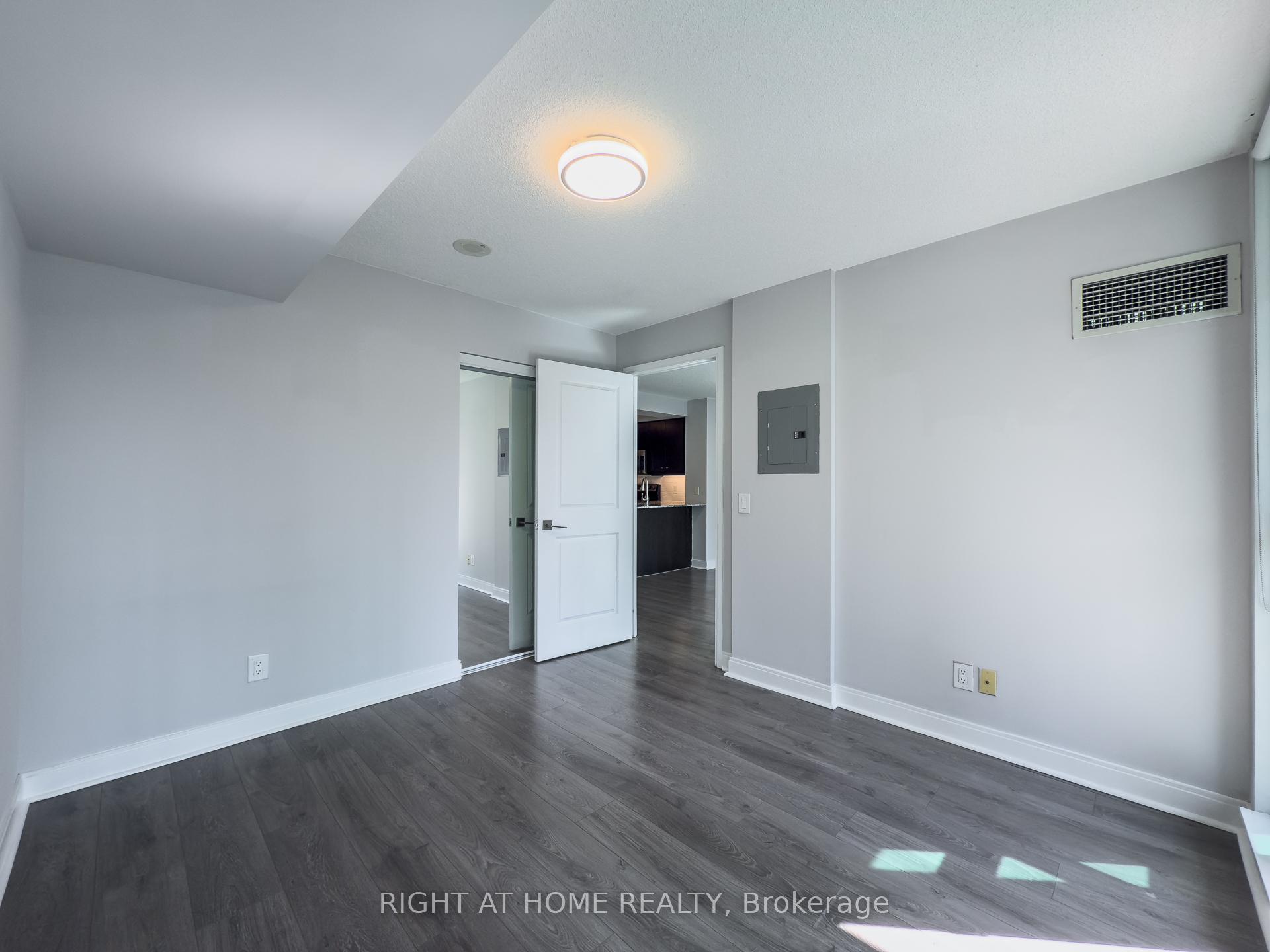 Photo 12 of Unit 806, 1 Scott Street, Toronto, Waterfront Communities — HOMEH