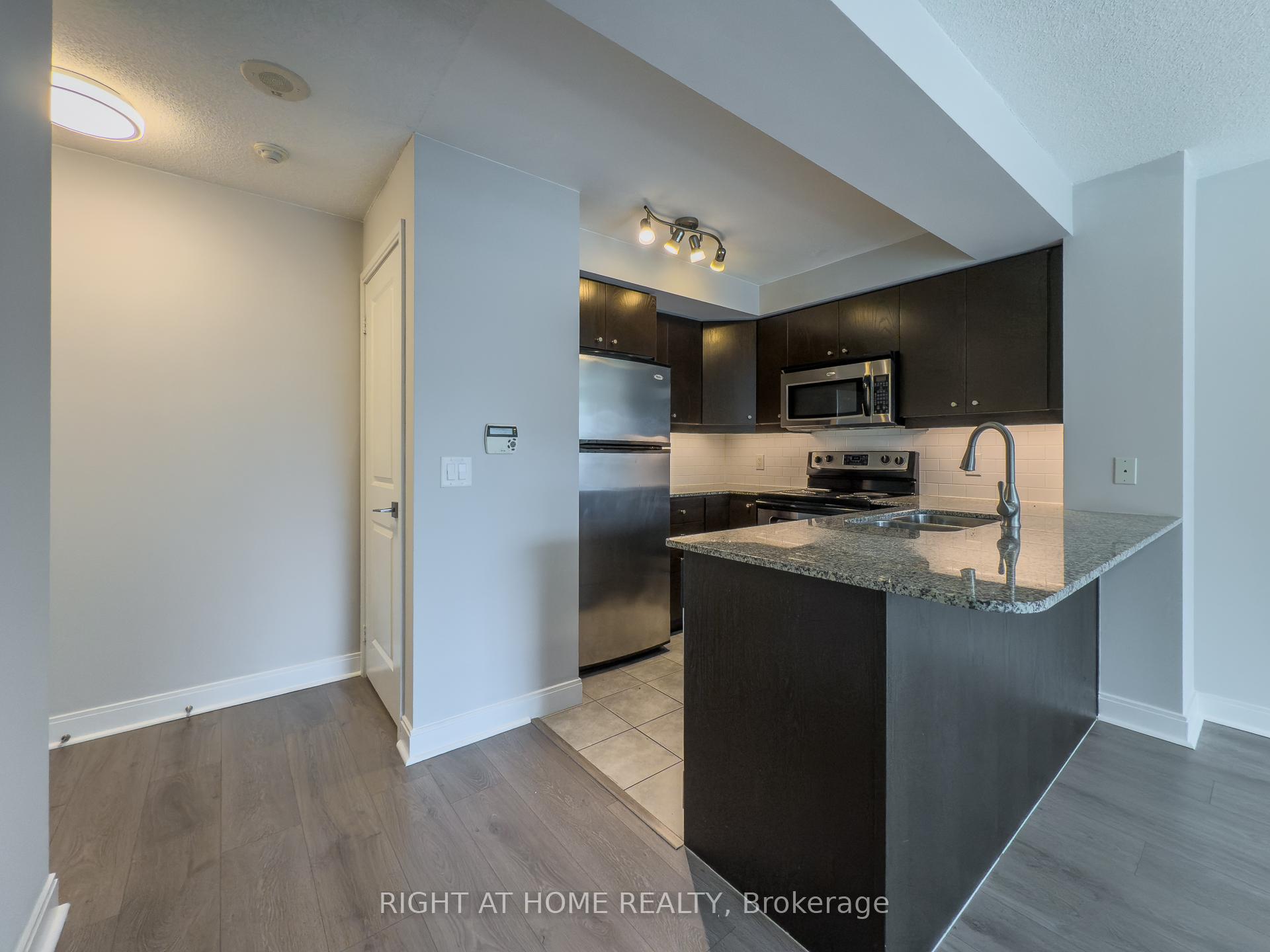 Photo 18 of Unit 806, 1 Scott Street, Toronto, Waterfront Communities — HOMEH