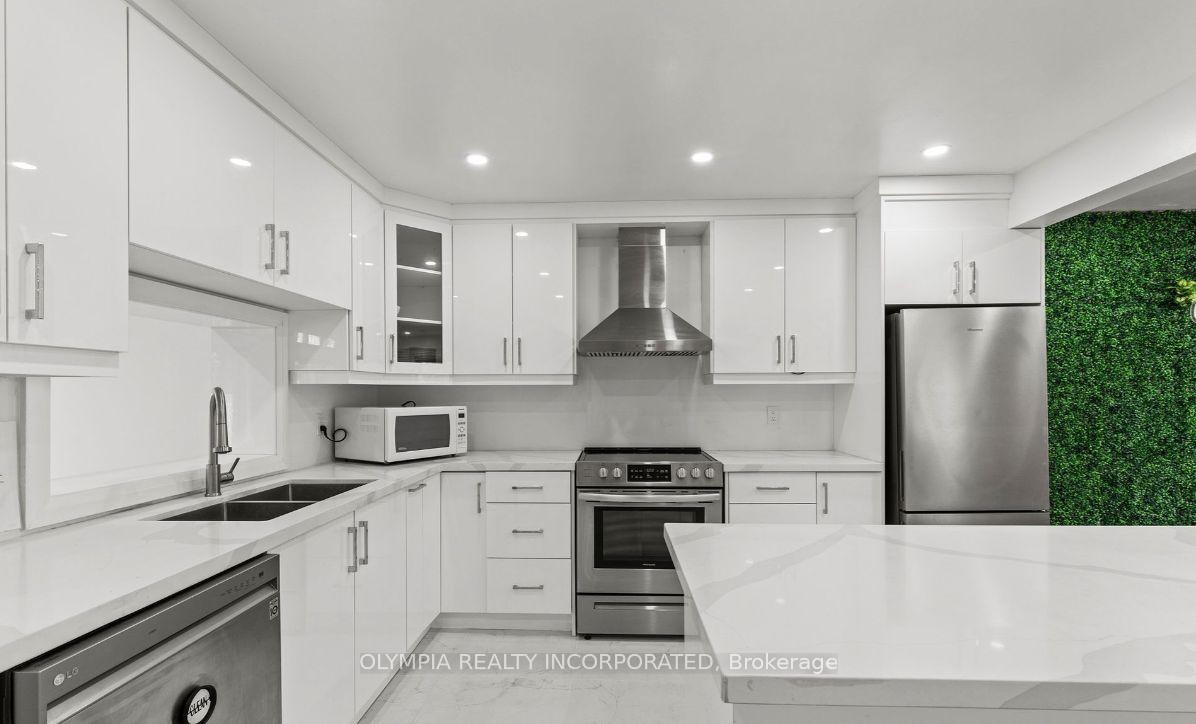 Photo 3 of 5138 Valley Way, Niagara Falls, Cherrywood — HOMEH