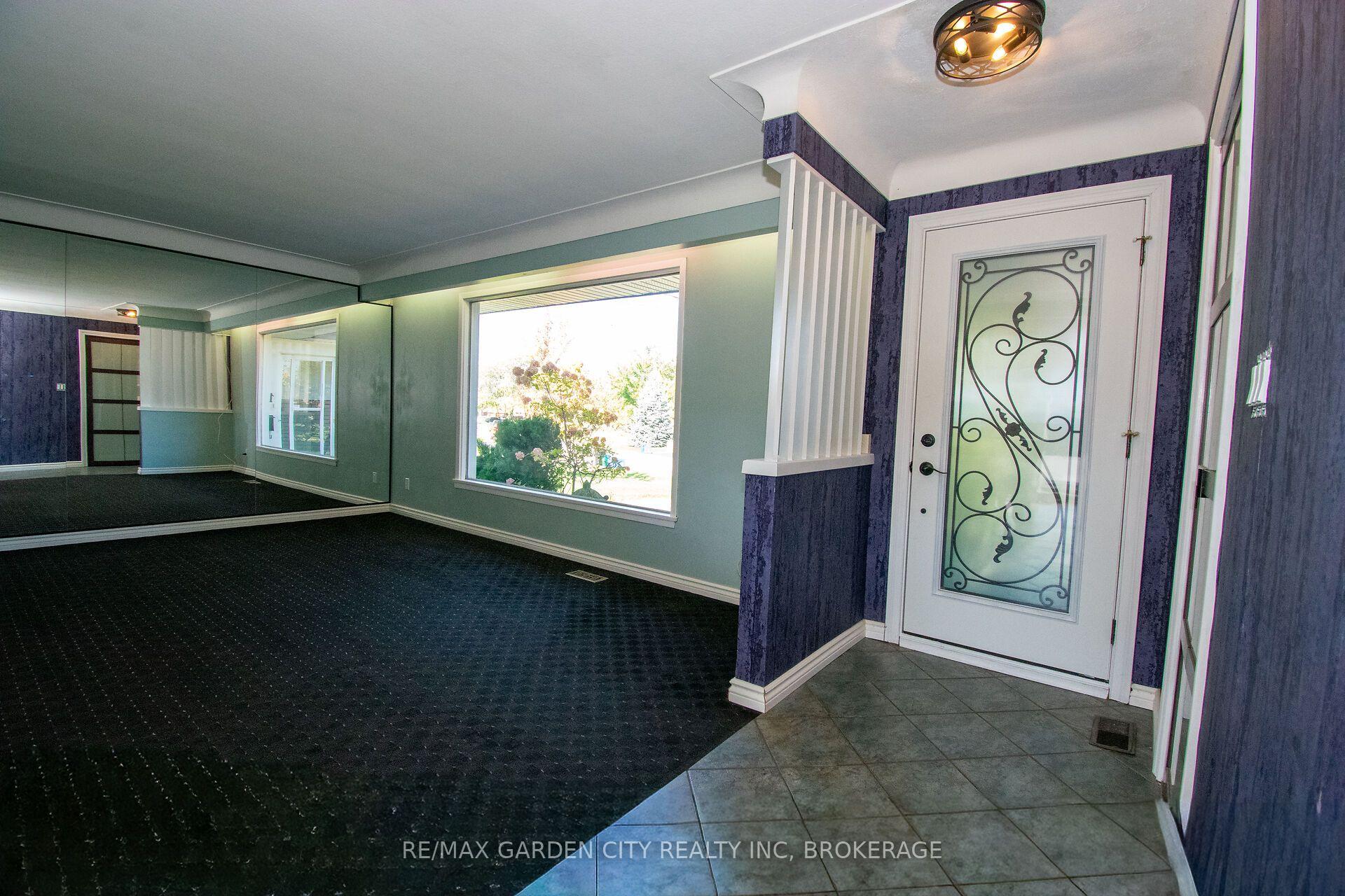 Photo 4 of 15 Karen Crescent, Grimsby, Grimsby West — HOMEH