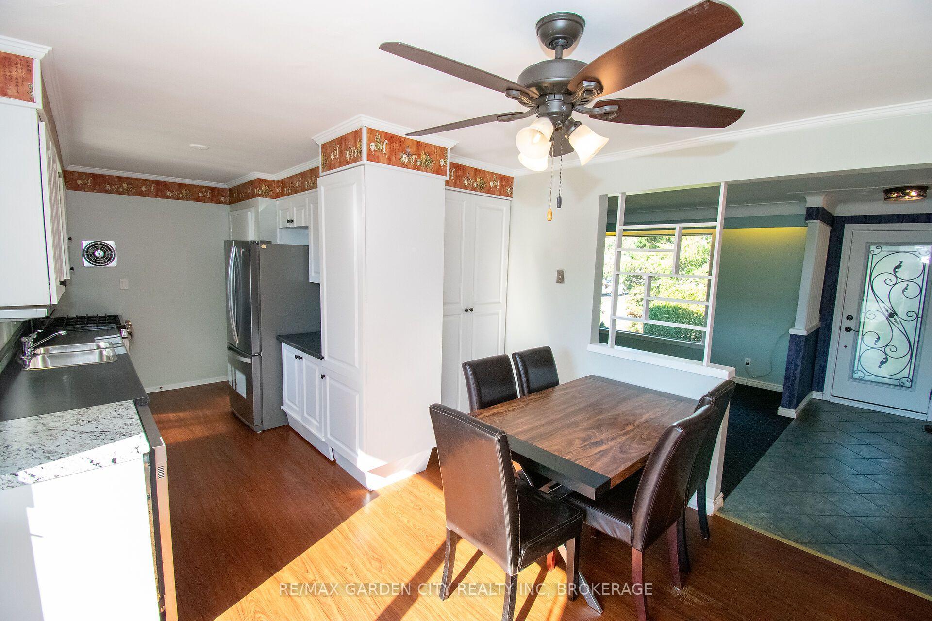 Photo 9 of 15 Karen Crescent, Grimsby, Grimsby West — HOMEH