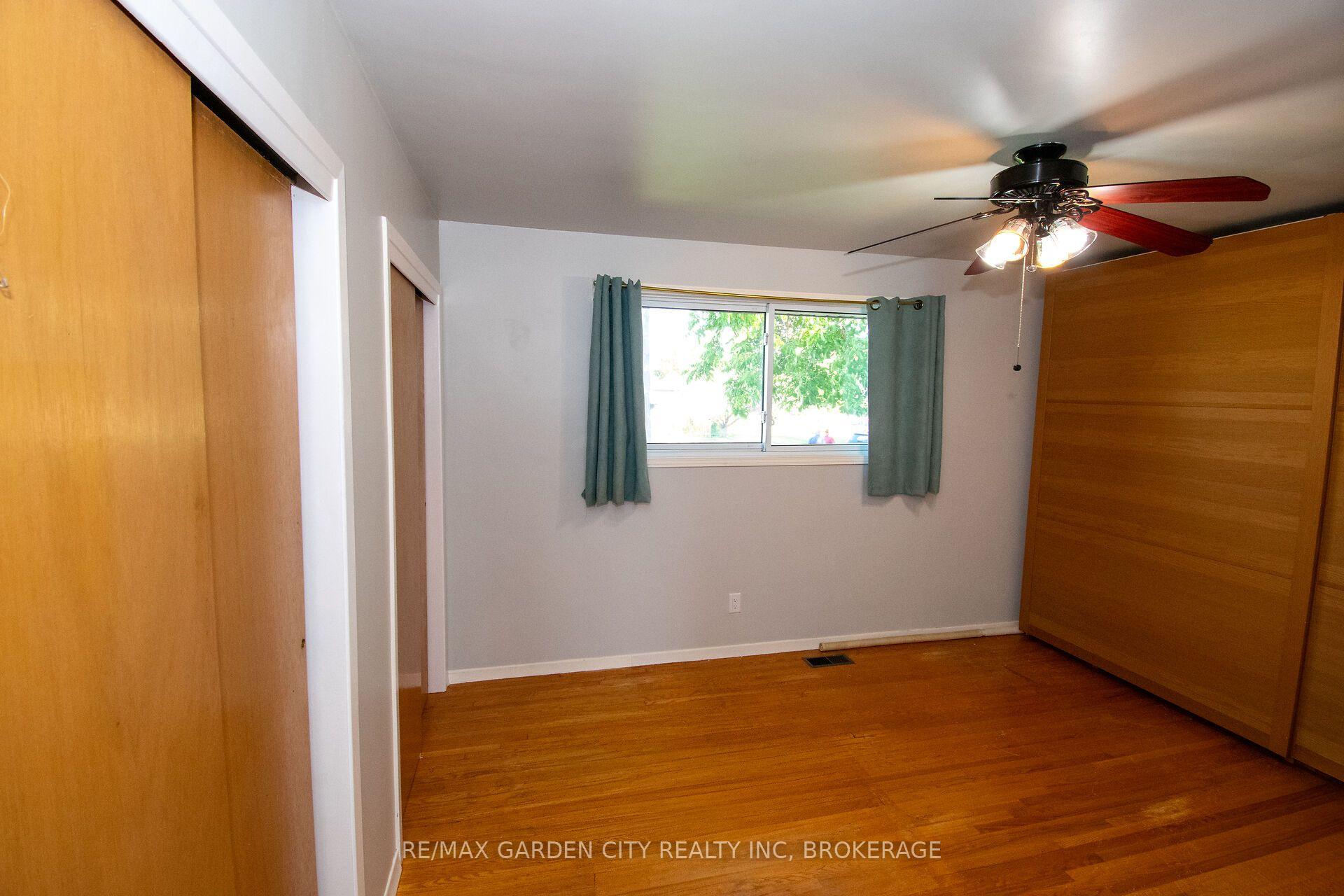 Photo 16 of 15 Karen Crescent, Grimsby, Grimsby West — HOMEH