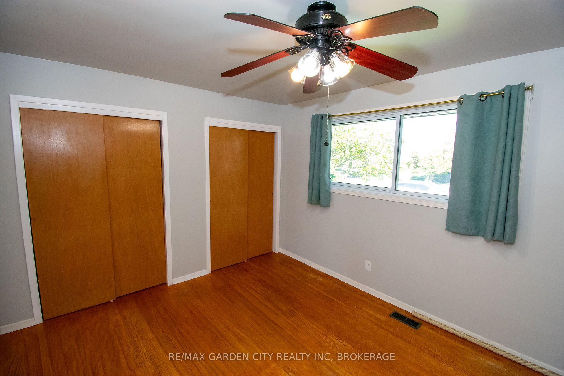 Photo 18 of 15 Karen Crescent, Grimsby, Grimsby West — HOMEH