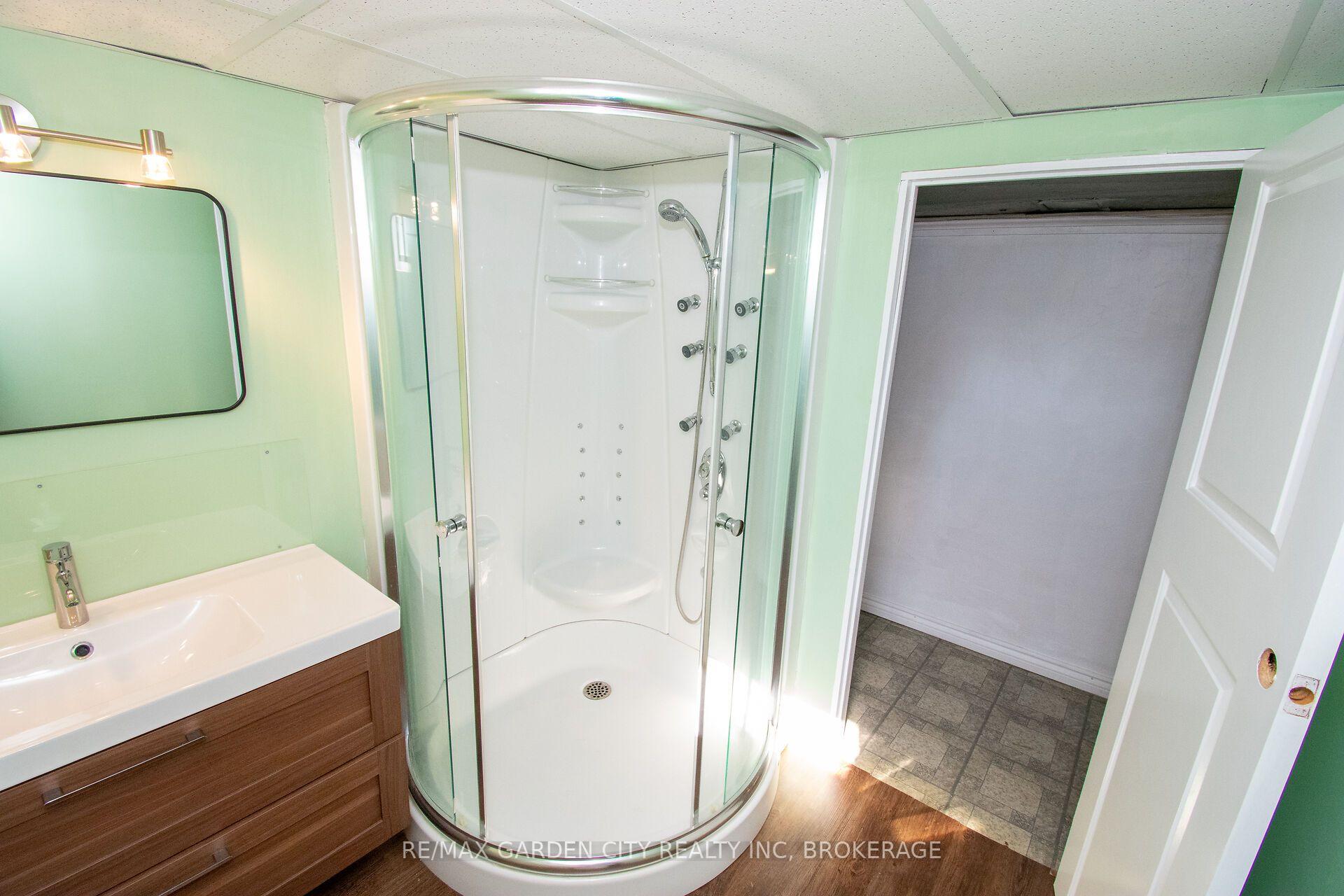 Photo 40 of 15 Karen Crescent, Grimsby, Grimsby West — HOMEH