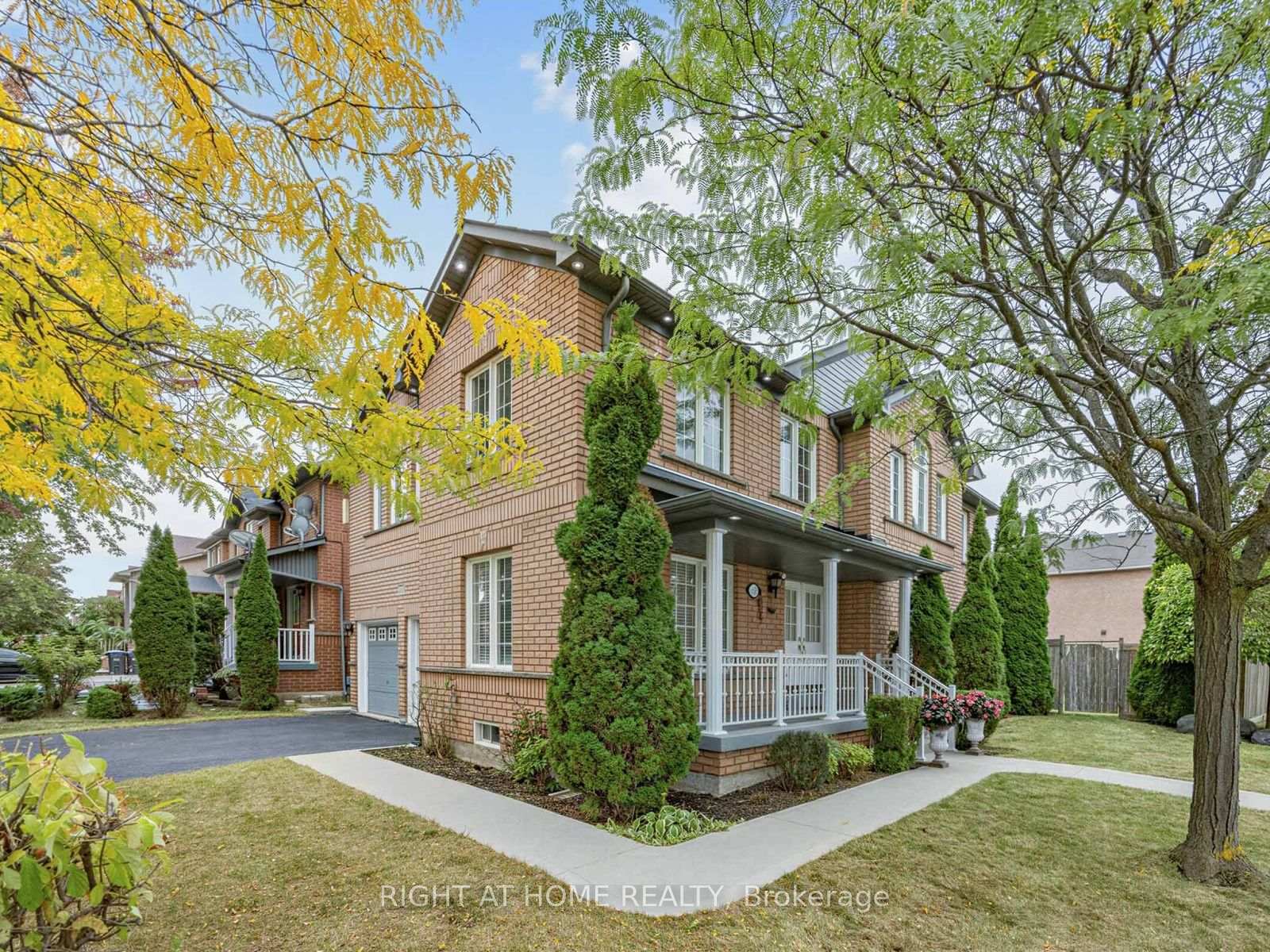 Photo 2 of 106 Worthington Avenue, Brampton, Fletcher's Meadow — HOMEH