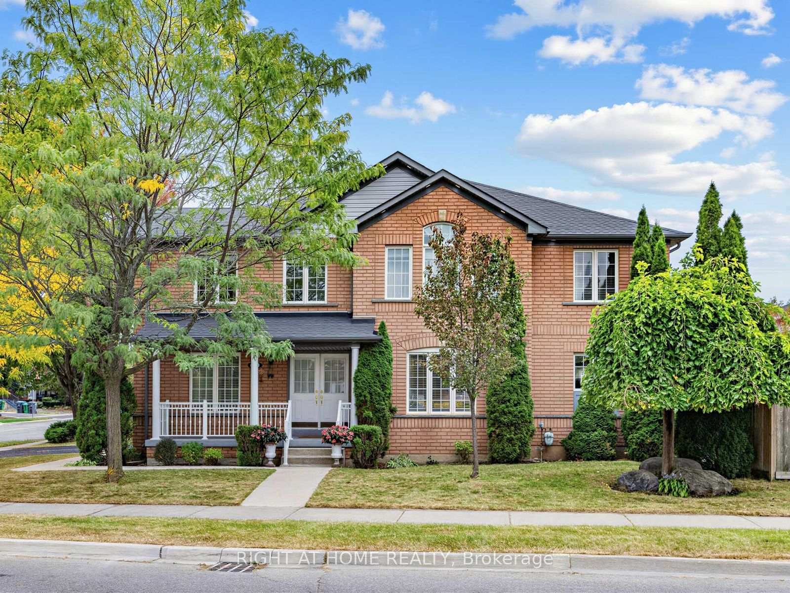 Photo 4 of 106 Worthington Avenue, Brampton, Fletcher's Meadow — HOMEH
