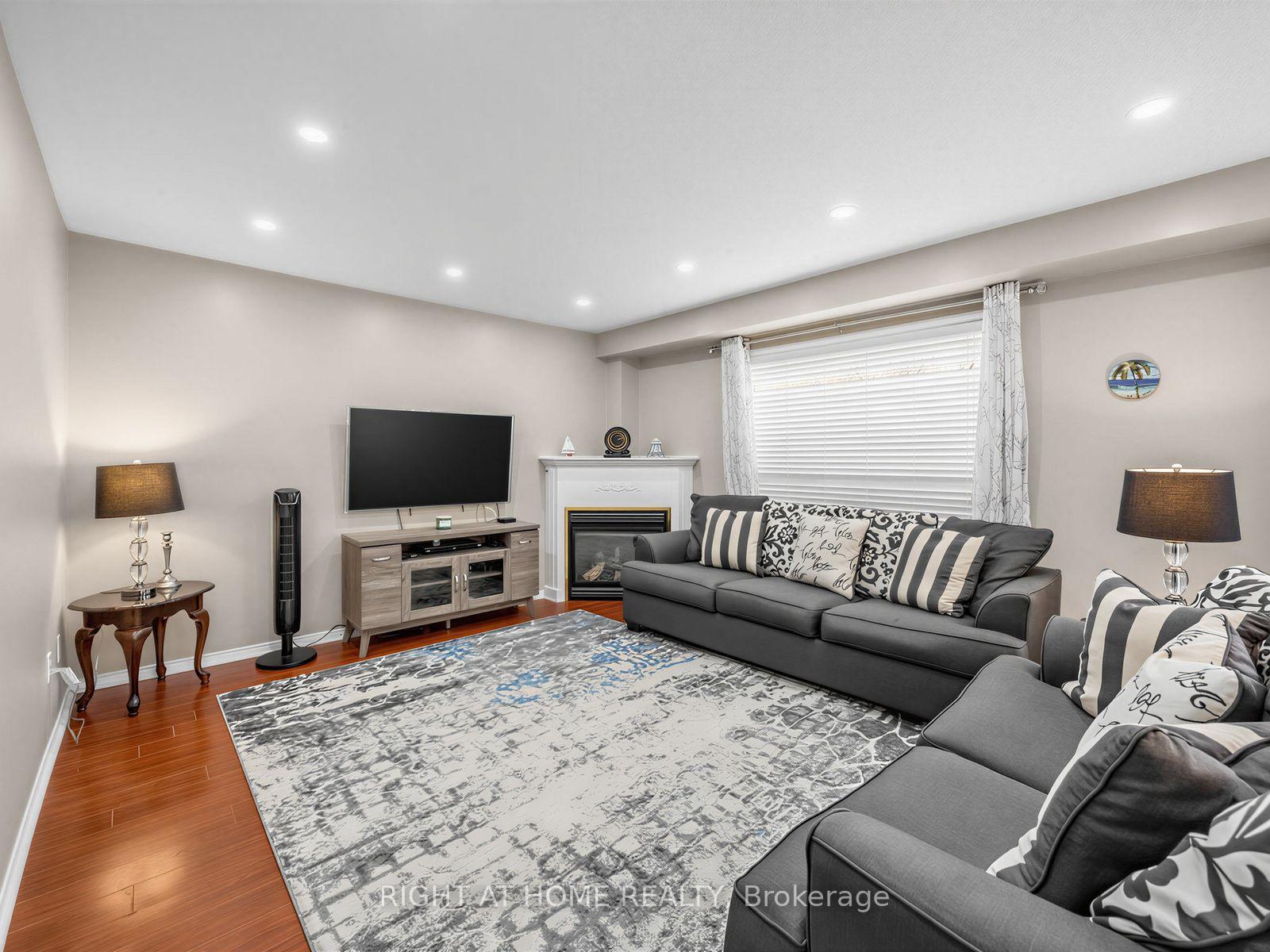 Photo 11 of 106 Worthington Avenue, Brampton, Fletcher's Meadow — HOMEH