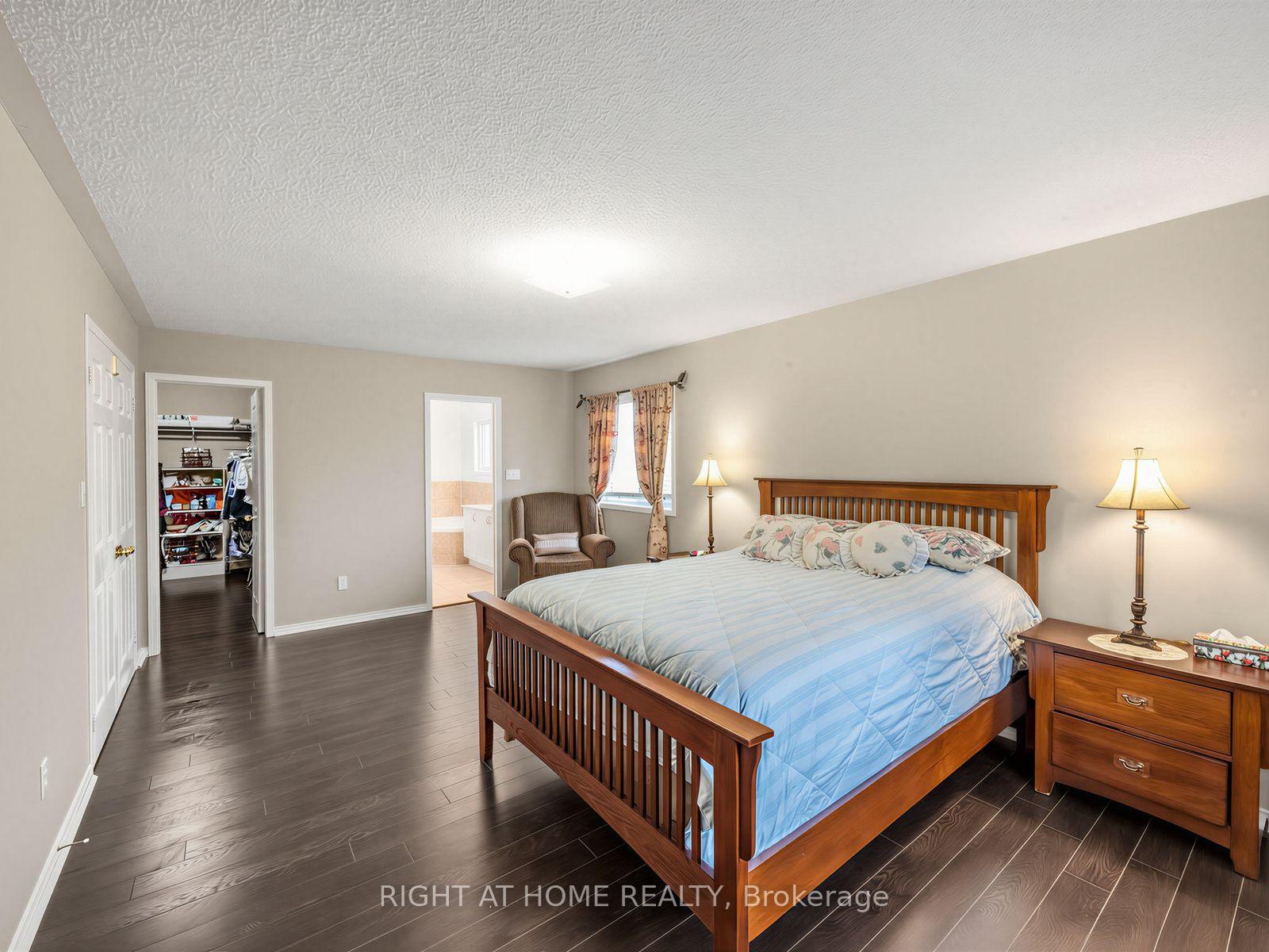 Photo 19 of 106 Worthington Avenue, Brampton, Fletcher's Meadow — HOMEH