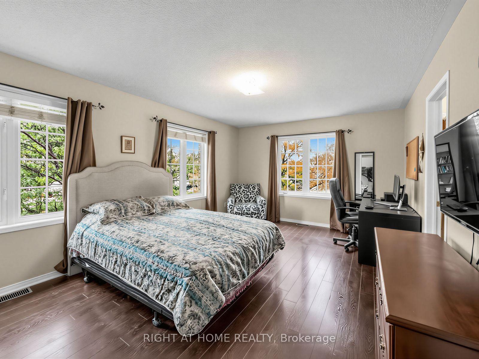 Photo 24 of 106 Worthington Avenue, Brampton, Fletcher's Meadow — HOMEH