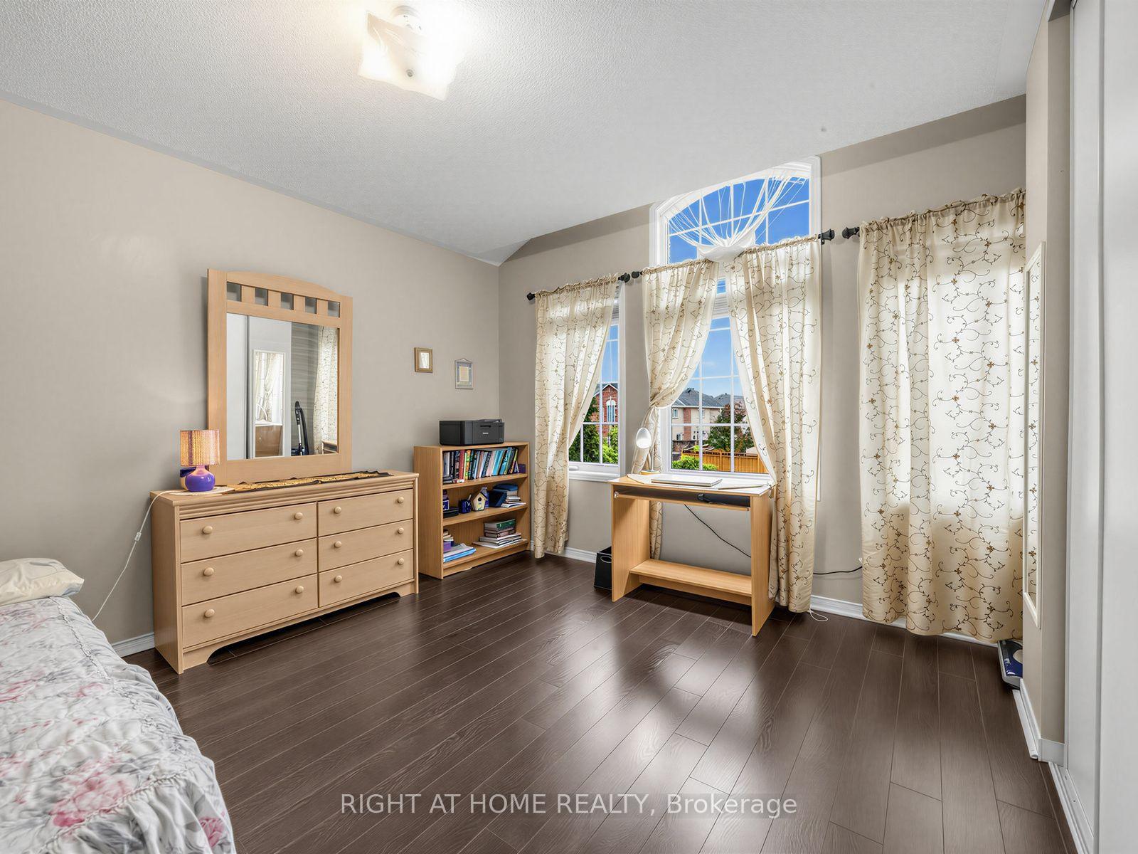 Photo 25 of 106 Worthington Avenue, Brampton, Fletcher's Meadow — HOMEH