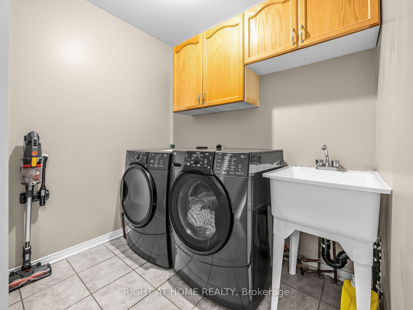 Photo 26 of 106 Worthington Avenue, Brampton, Fletcher's Meadow — HOMEH