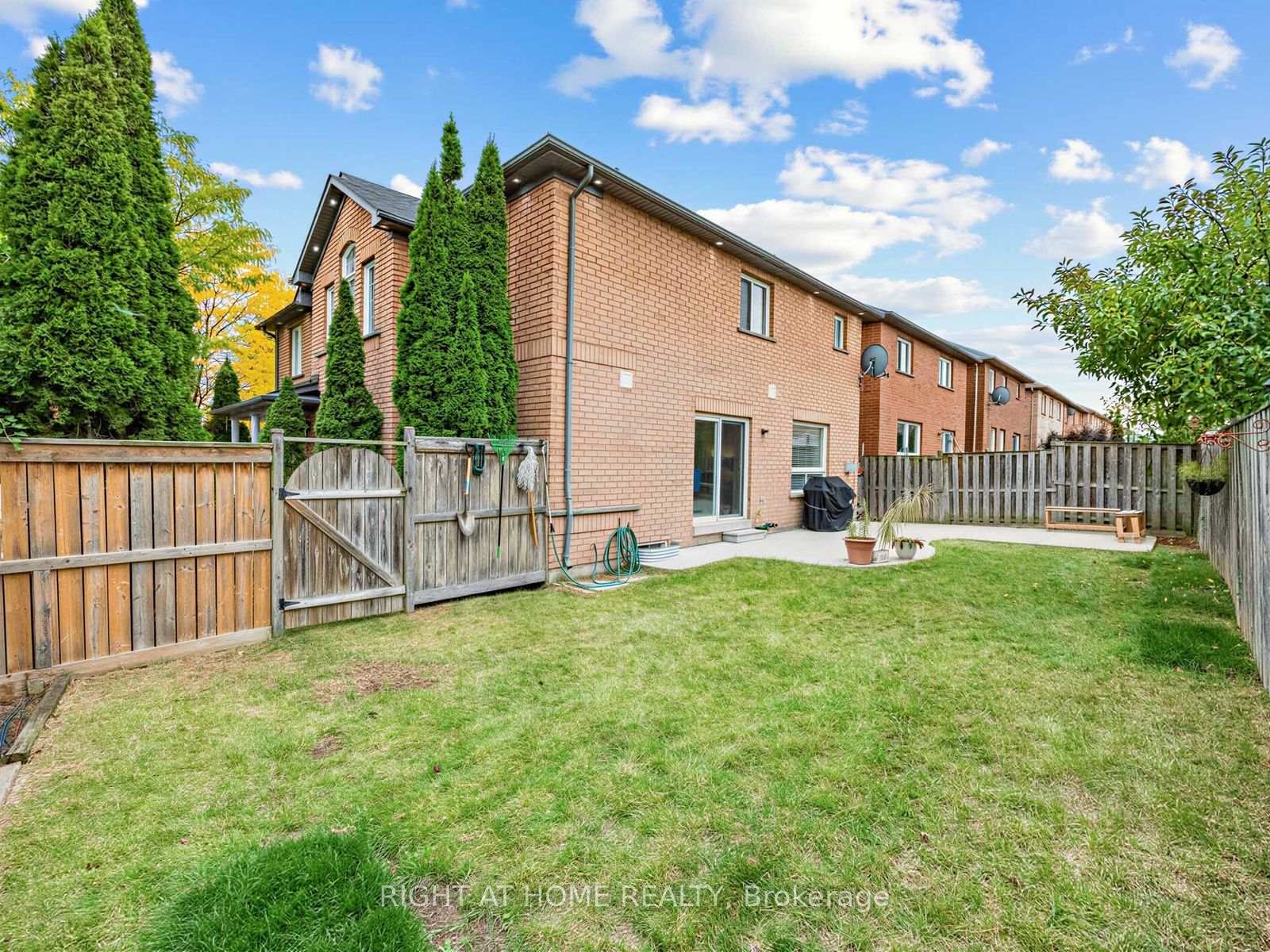 Photo 28 of 106 Worthington Avenue, Brampton, Fletcher's Meadow — HOMEH