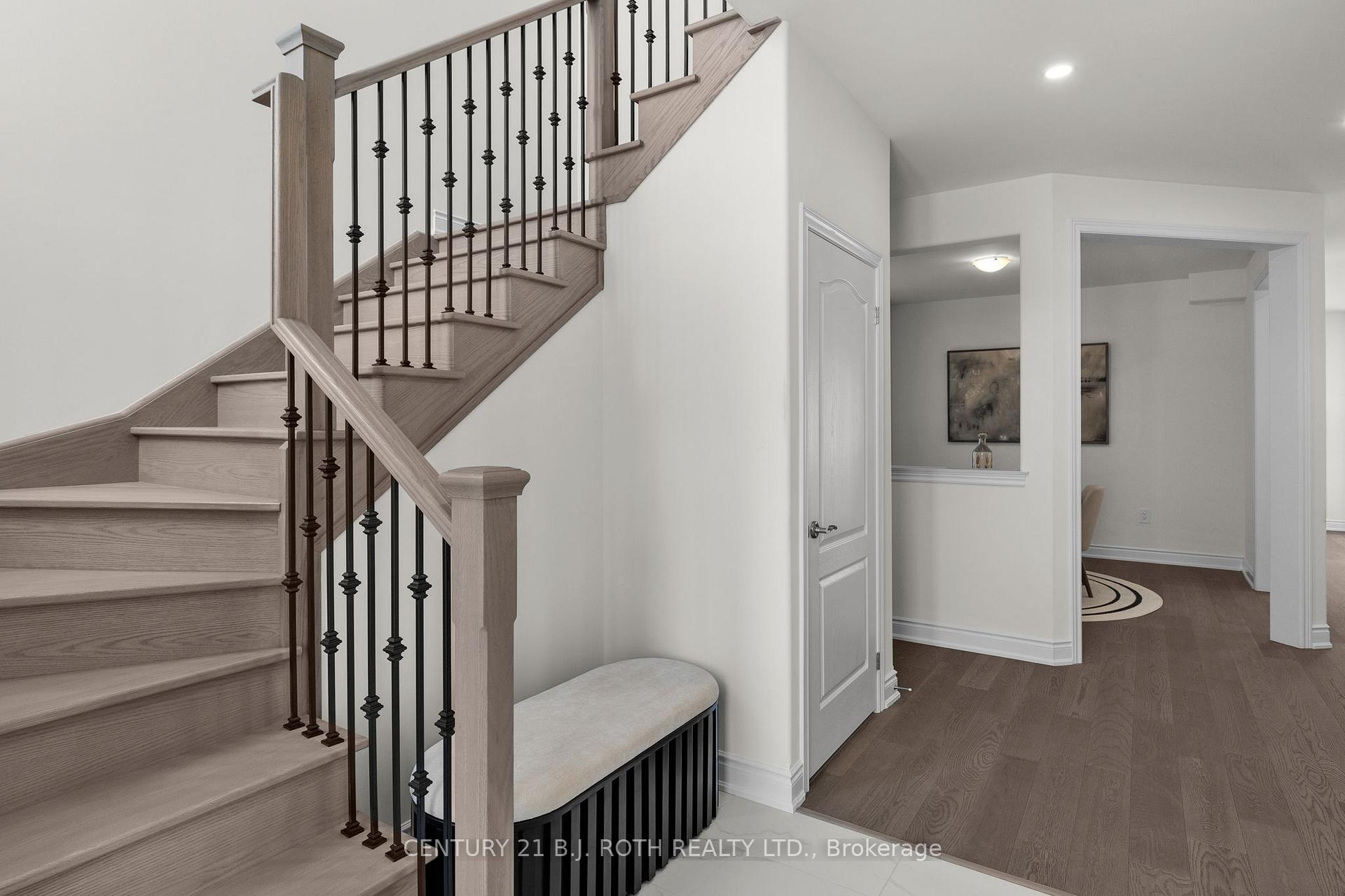 Photo 3 of 2974 Monarch Drive, Orillia — HOMEH