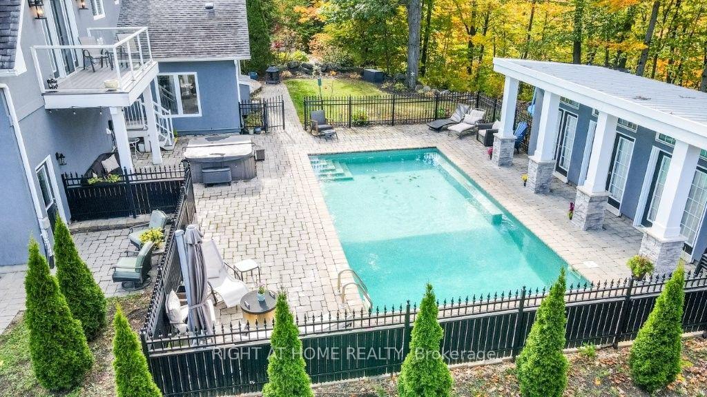 Photo 3 of 44 Highland Drive, Oro-Medonte, Horseshoe Valley — HOMEH