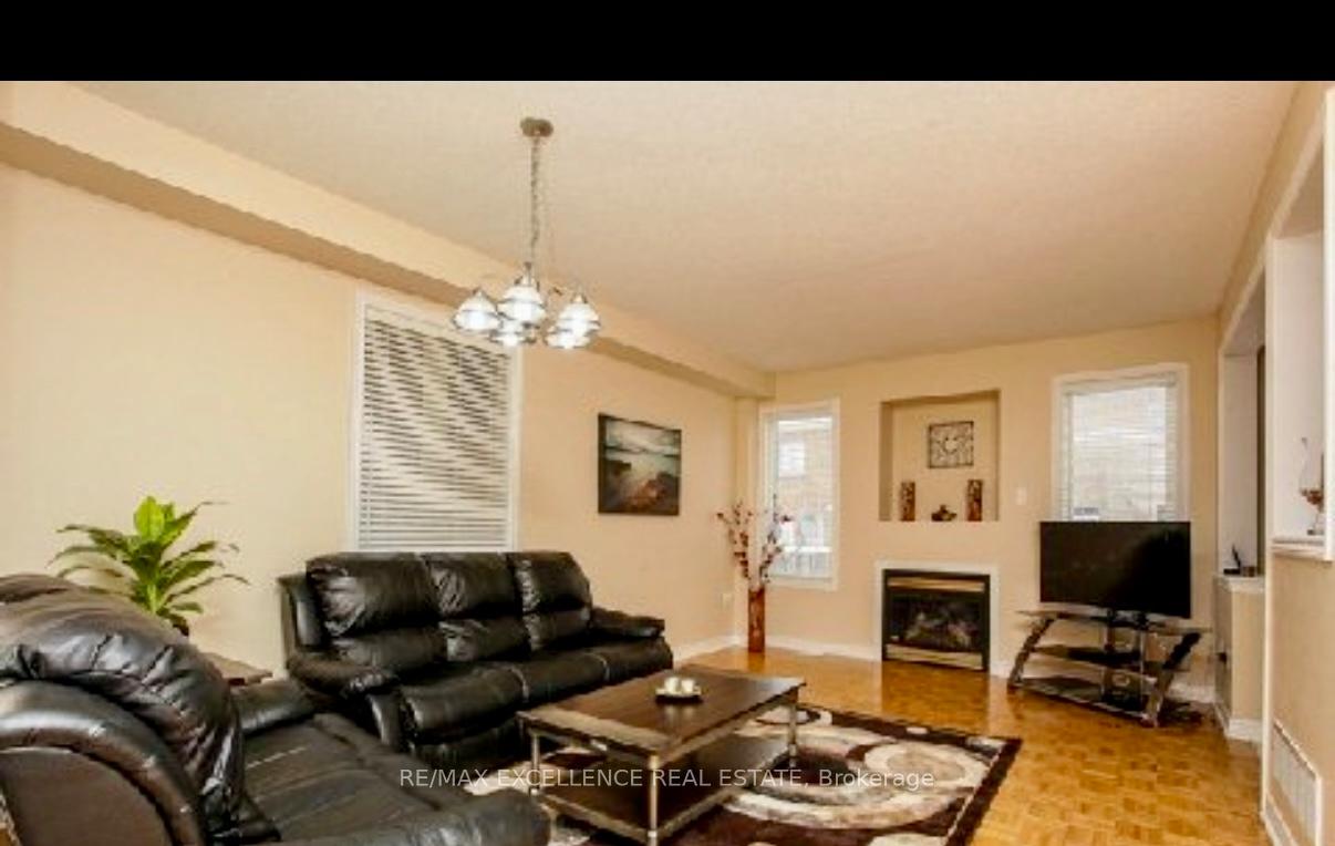 Photo 3 of 21 Serences Way, Brampton, Sandringham-Wellington — HOMEH