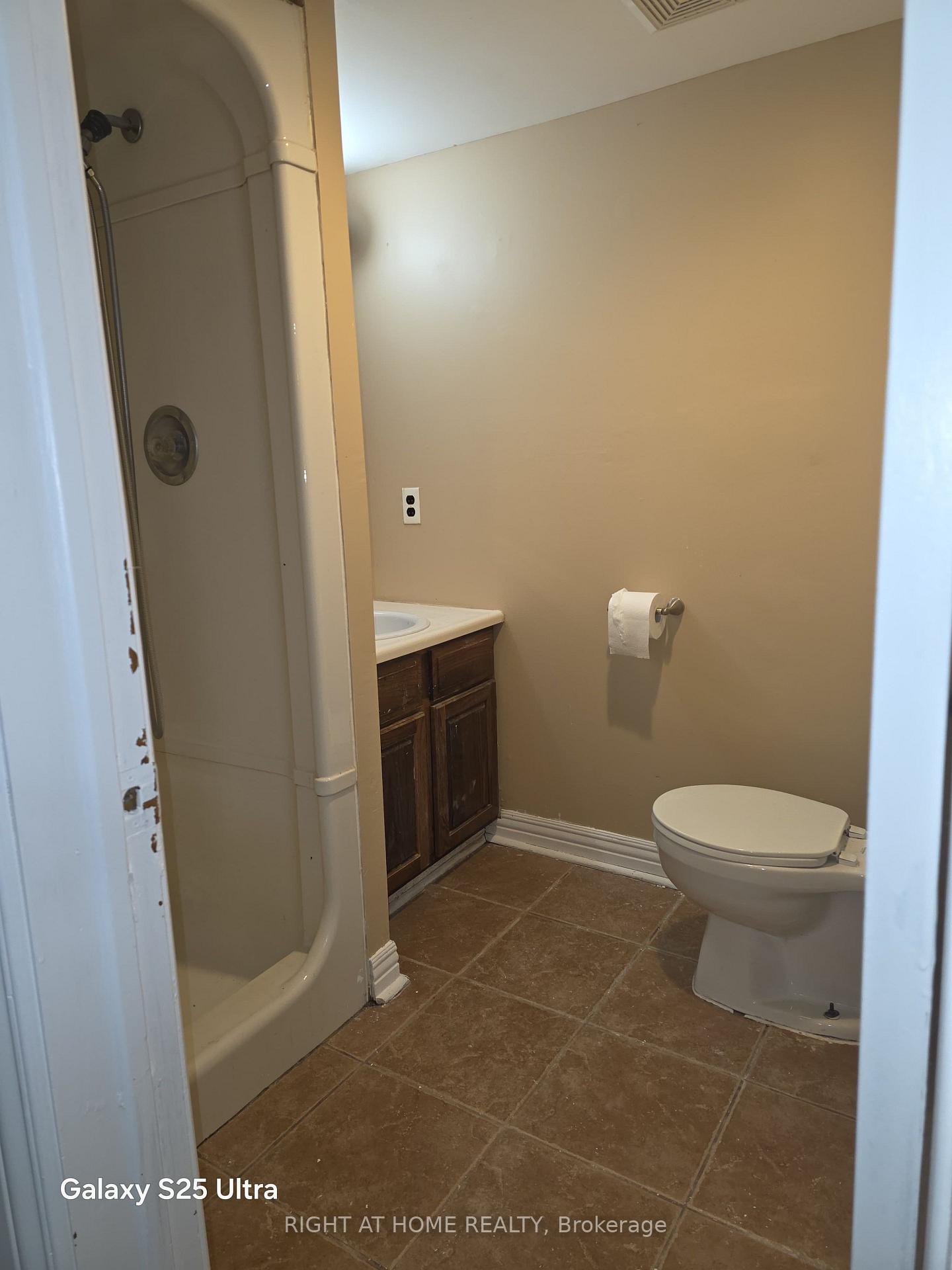 Photo 10 of Unit Basement, 1715 Rossland Road E, Whitby, Blue Grass Meadows — HOMEH