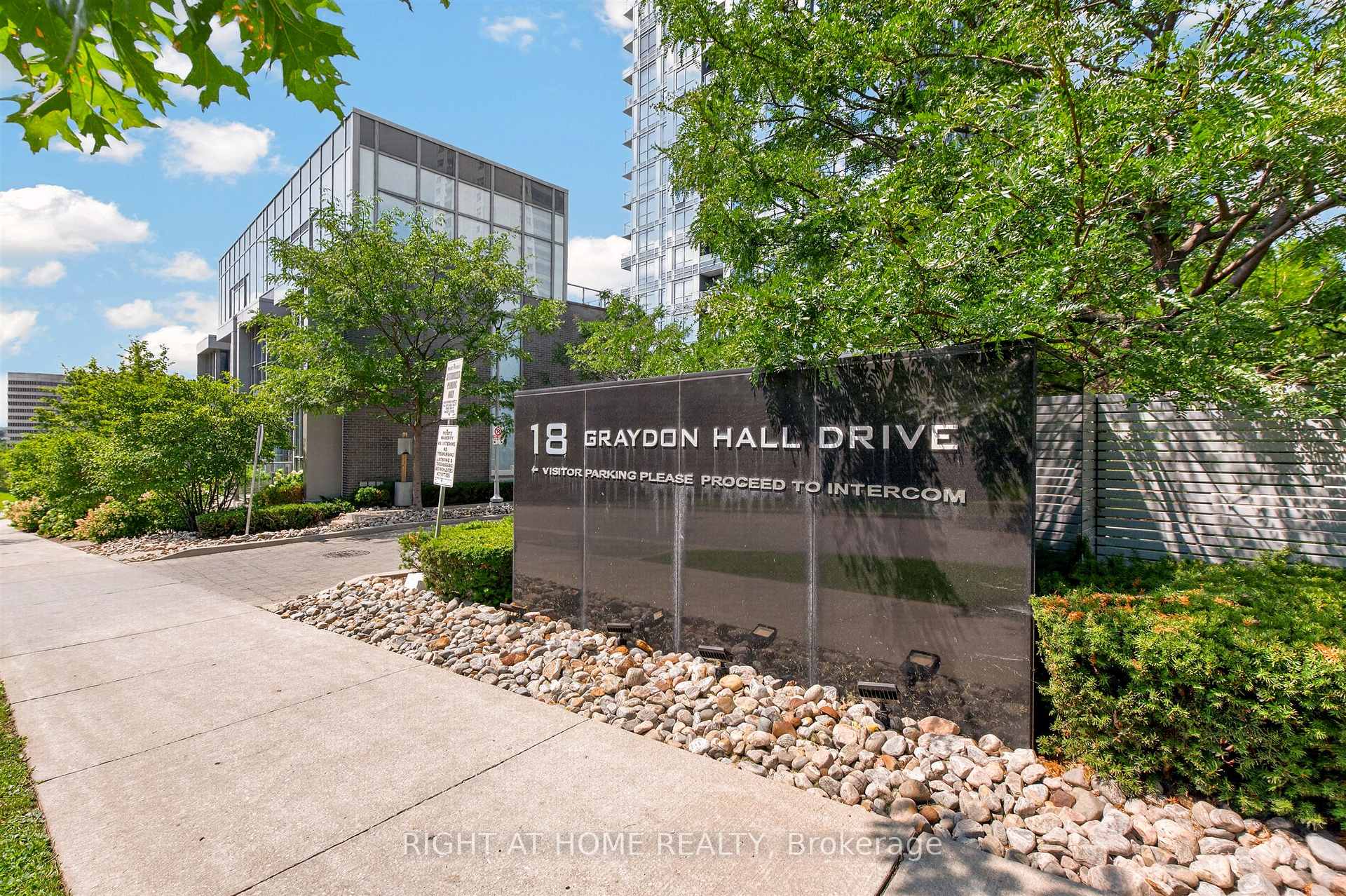 Photo 3 of Unit 509, 18 Graydon Hall Drive, North York, Parkwoods-Donalda — HOMEH