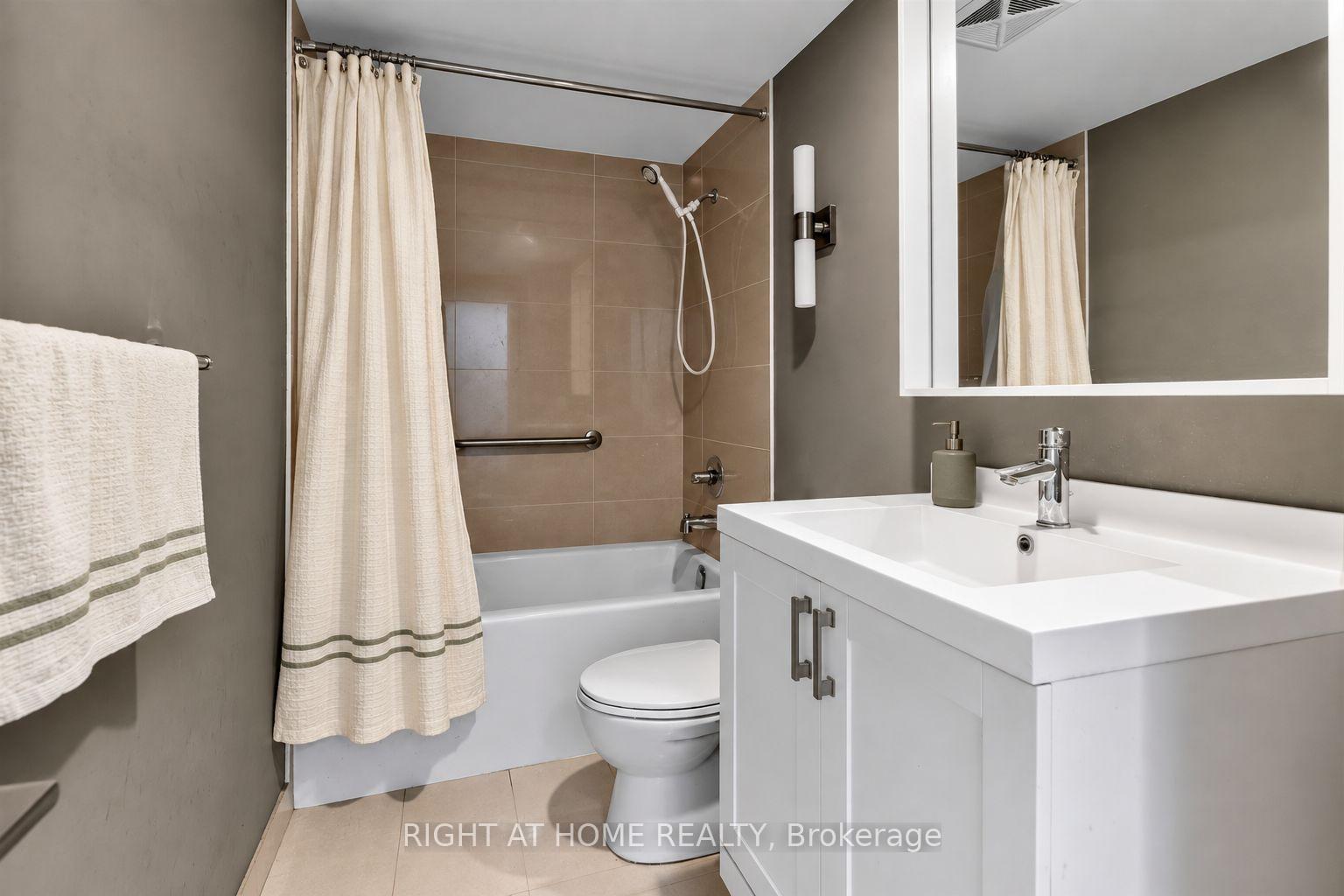 Photo 22 of Unit 509, 18 Graydon Hall Drive, North York, Parkwoods-Donalda — HOMEH