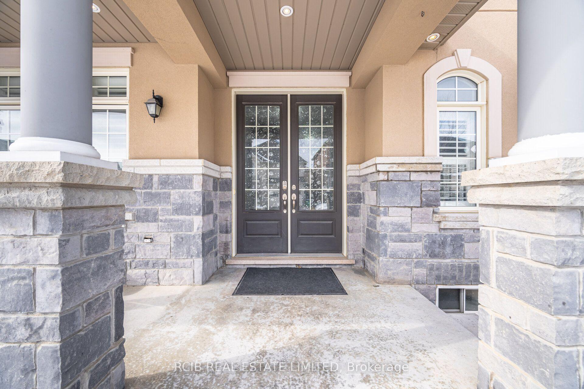 Photo 7 of 2 Villadowns Trail, Brampton, Sandringham-Wellington North — HOMEH
