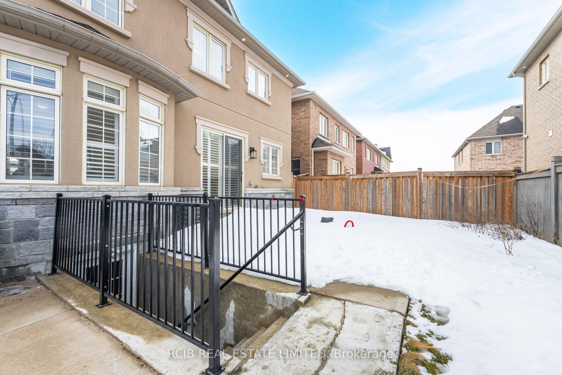 Photo 48 of 2 Villadowns Trail, Brampton, Sandringham-Wellington North — HOMEH
