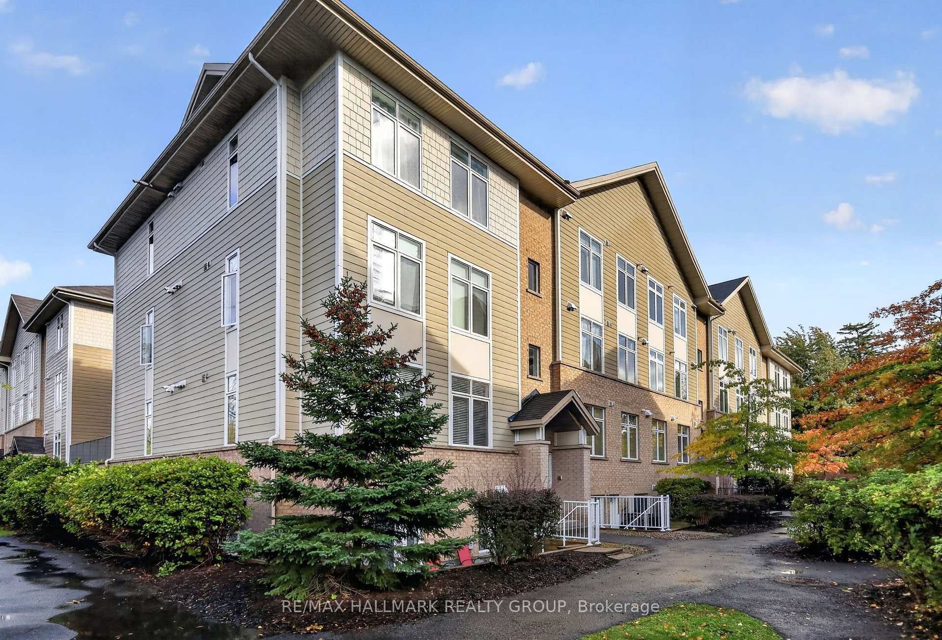 Photo of Unit D, 318 Everest Private